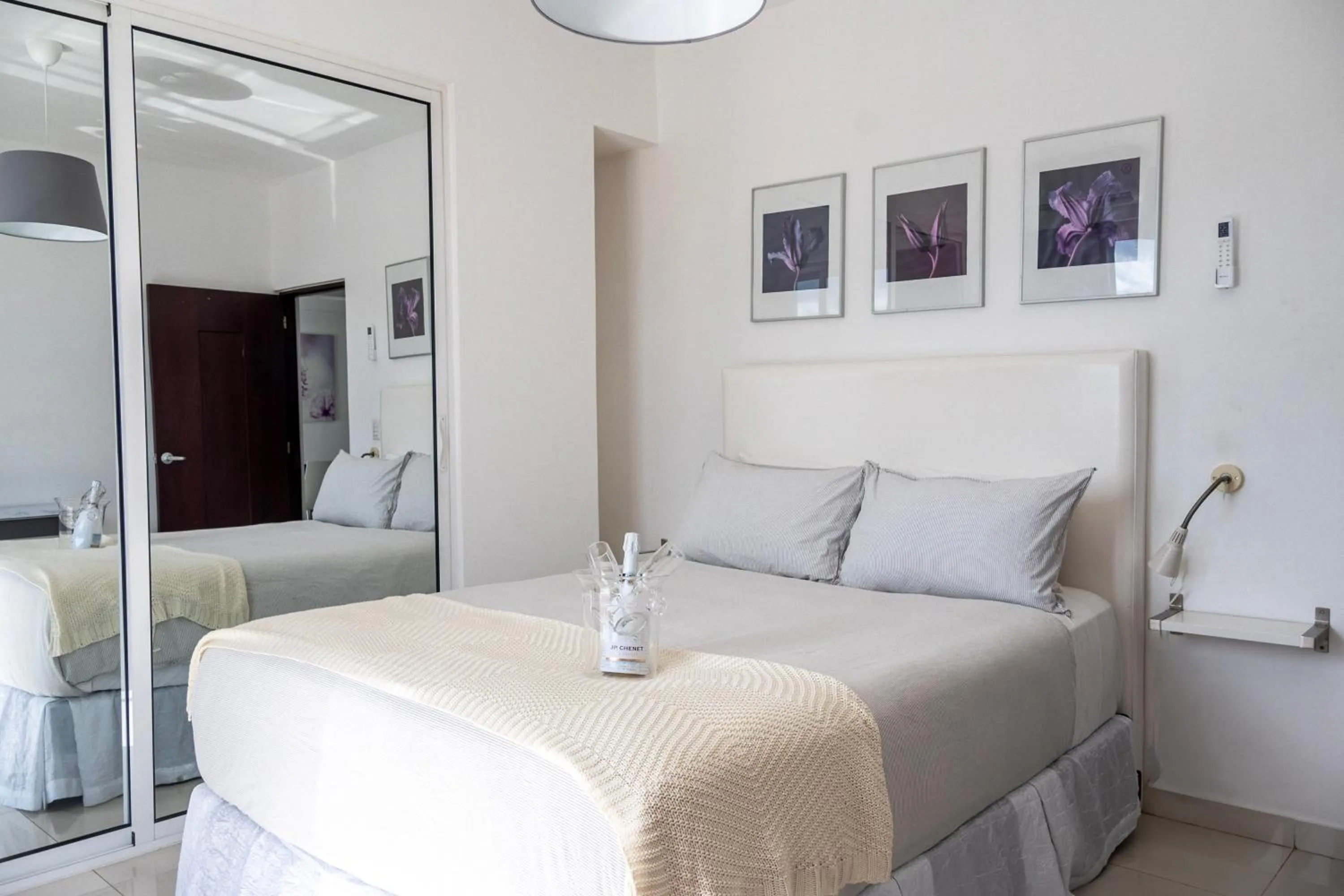 Bed in Lincoln Suite