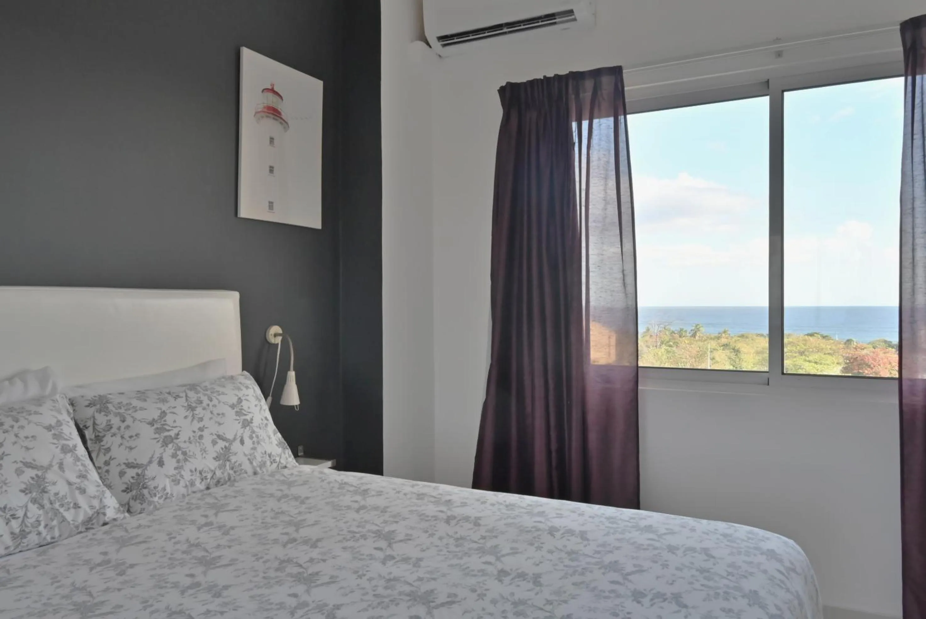 Bed in Lincoln Suite