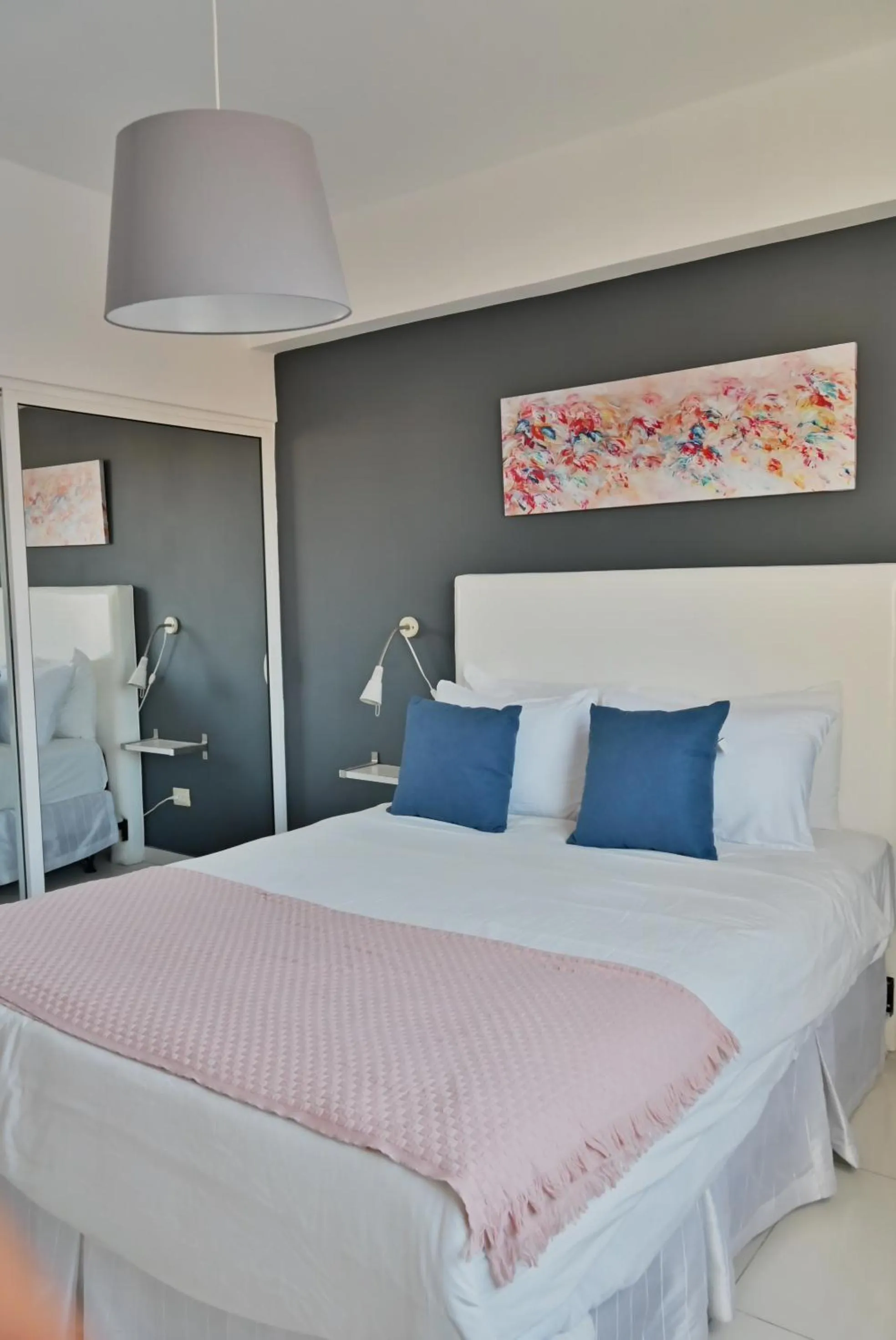 Bed in Lincoln Suite