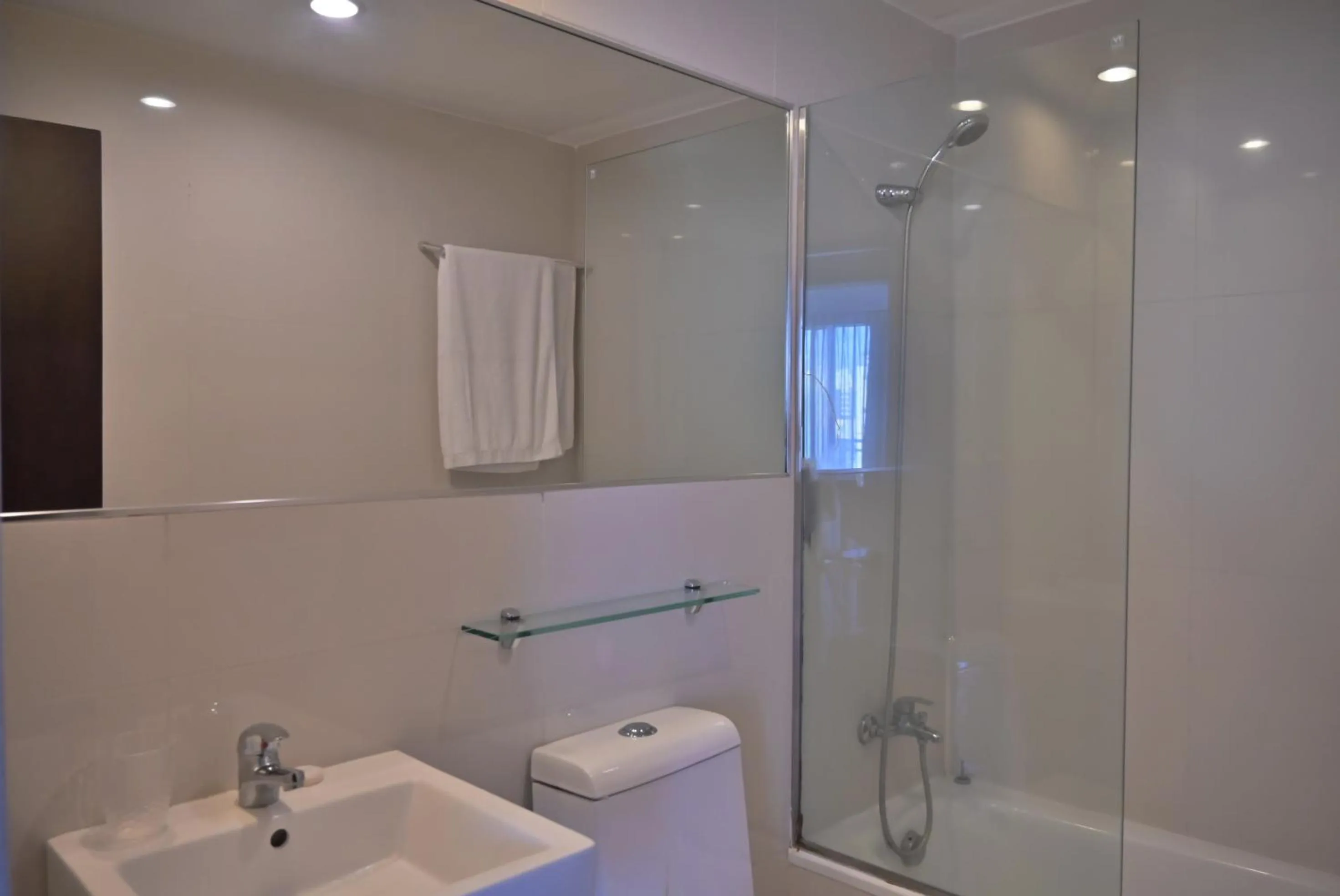 Bathroom in Lincoln Suite