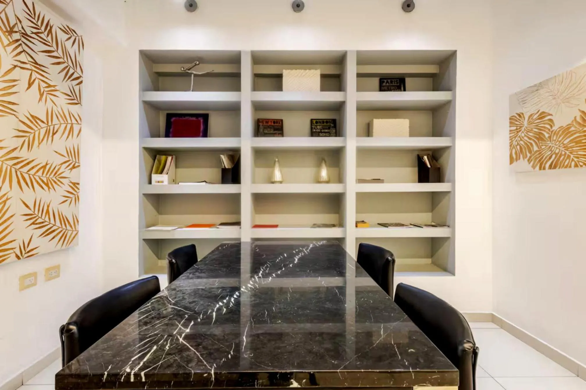Meeting/conference room, Bed in Lincoln Suite