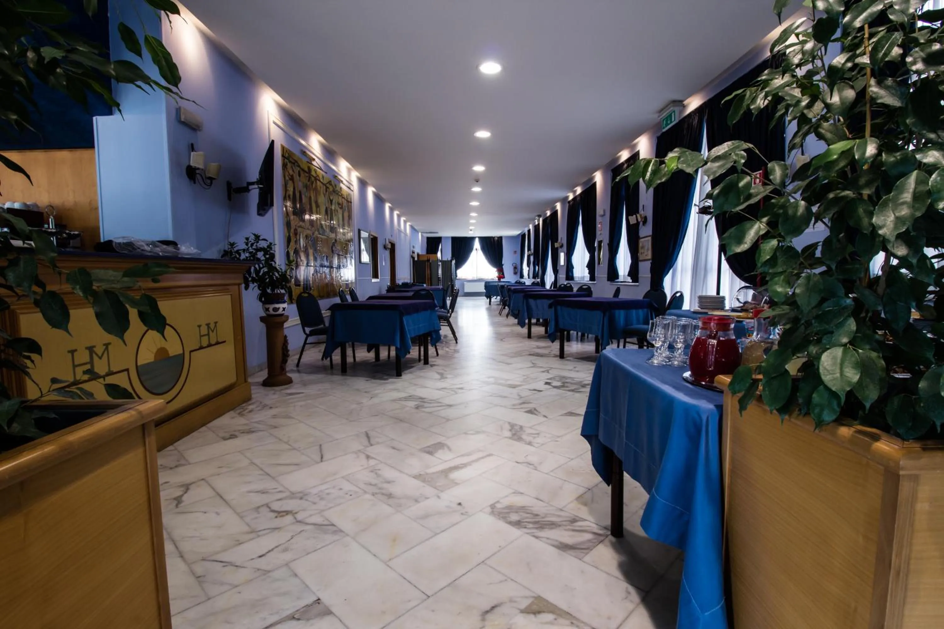 Restaurant/places to eat in Miramare Hotel