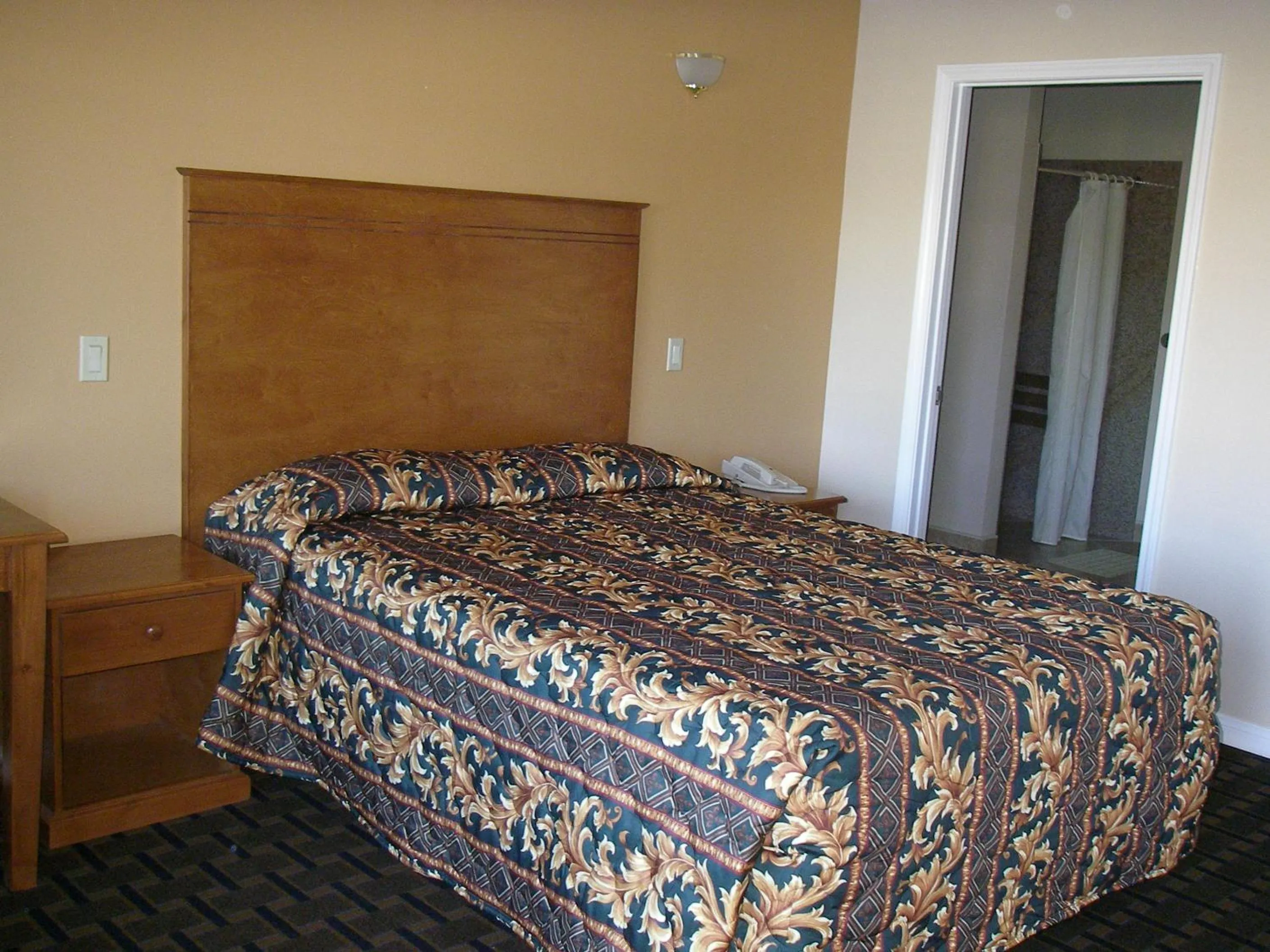 Bed in Fullerton Lodge