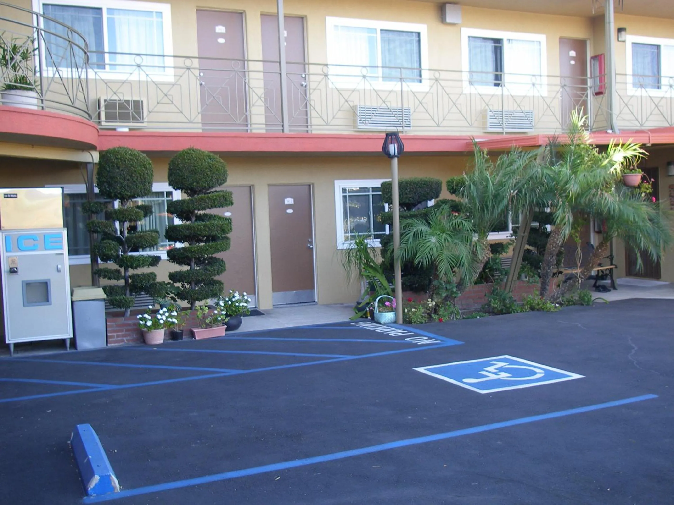 Other in Fullerton Lodge