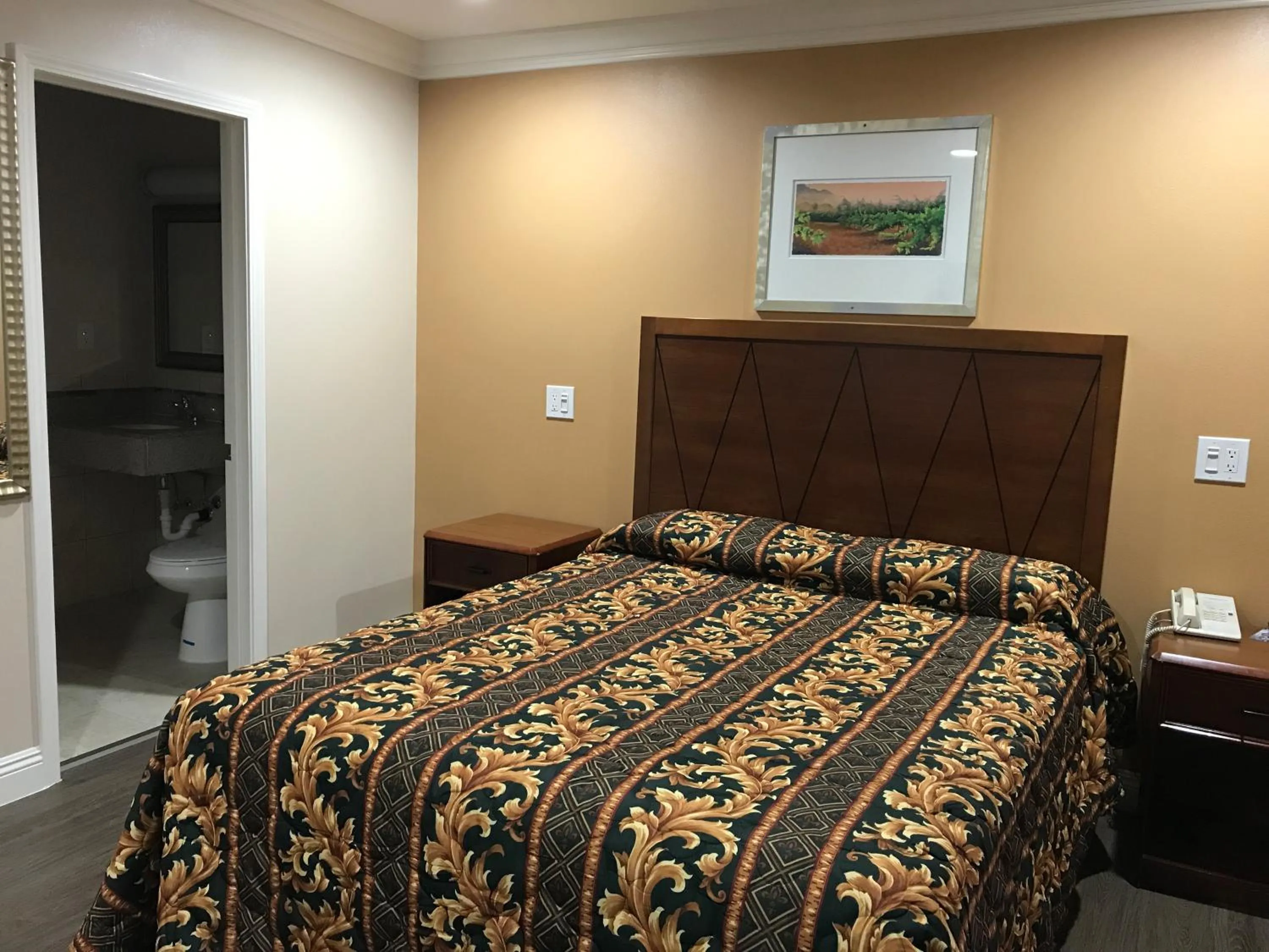 Bed in Fullerton Lodge