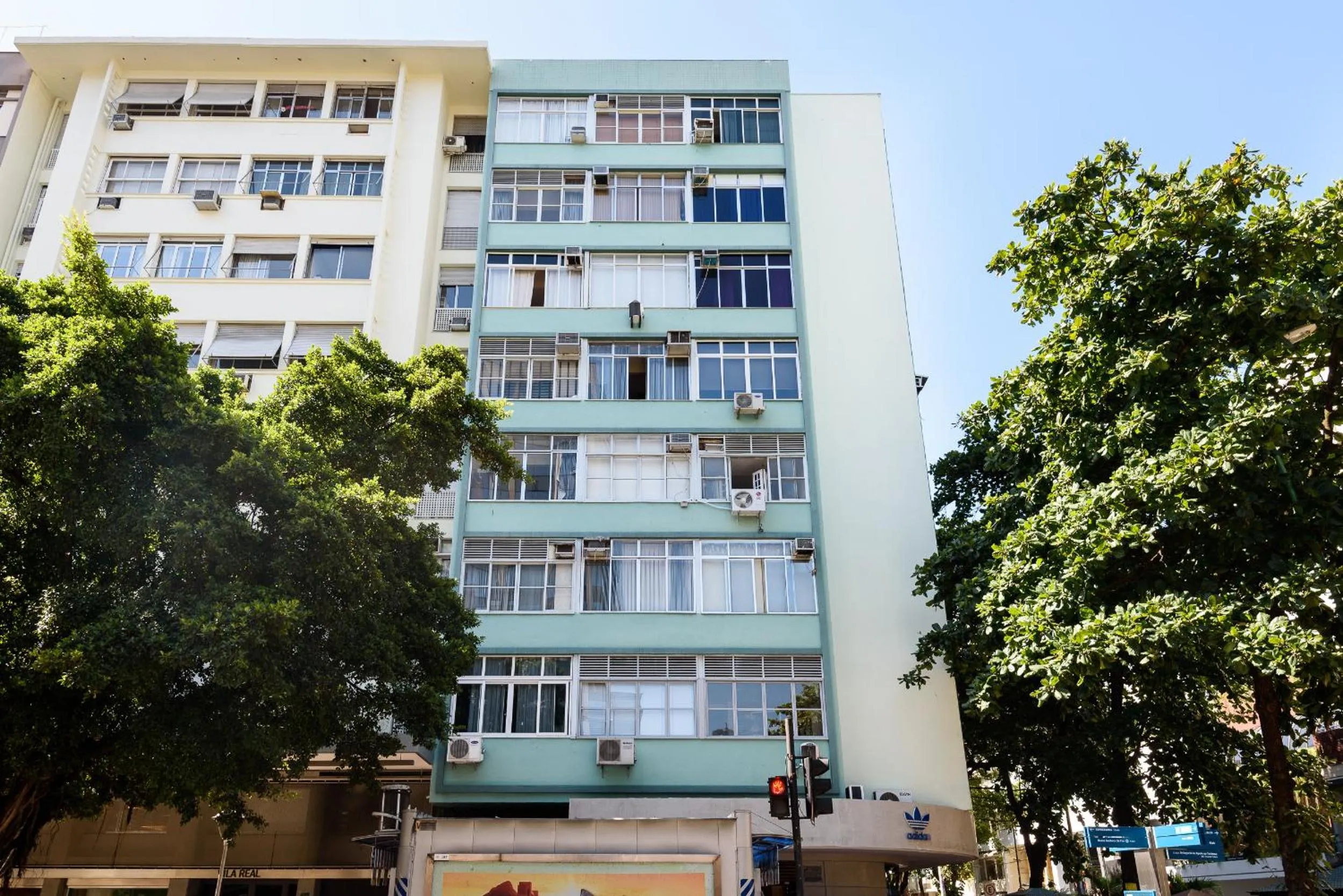 Property building in Conforto em Ipanema - 2 quadras da praia - VP604 Z1