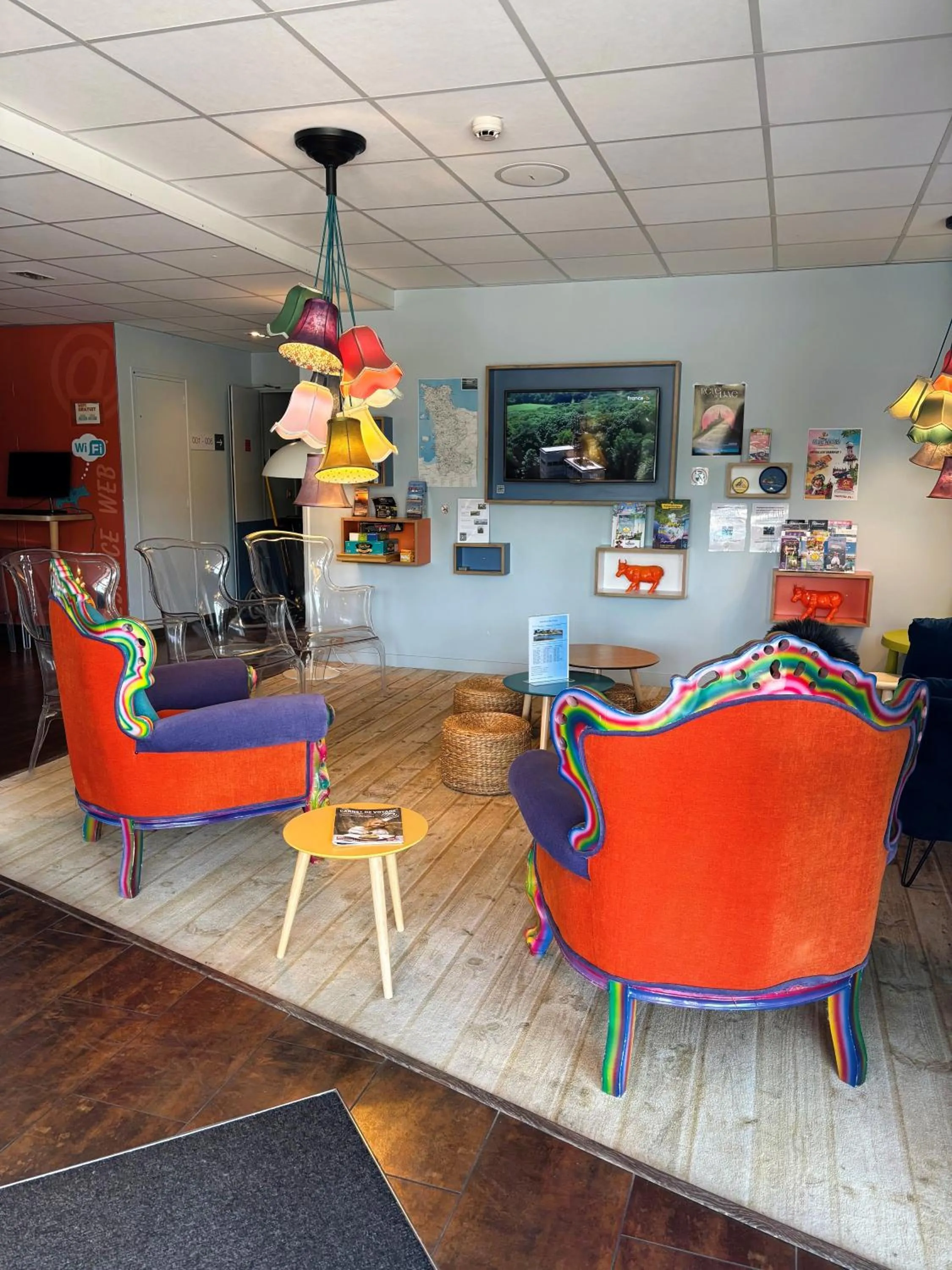 Communal lounge/ TV room in Hotel Gabriel