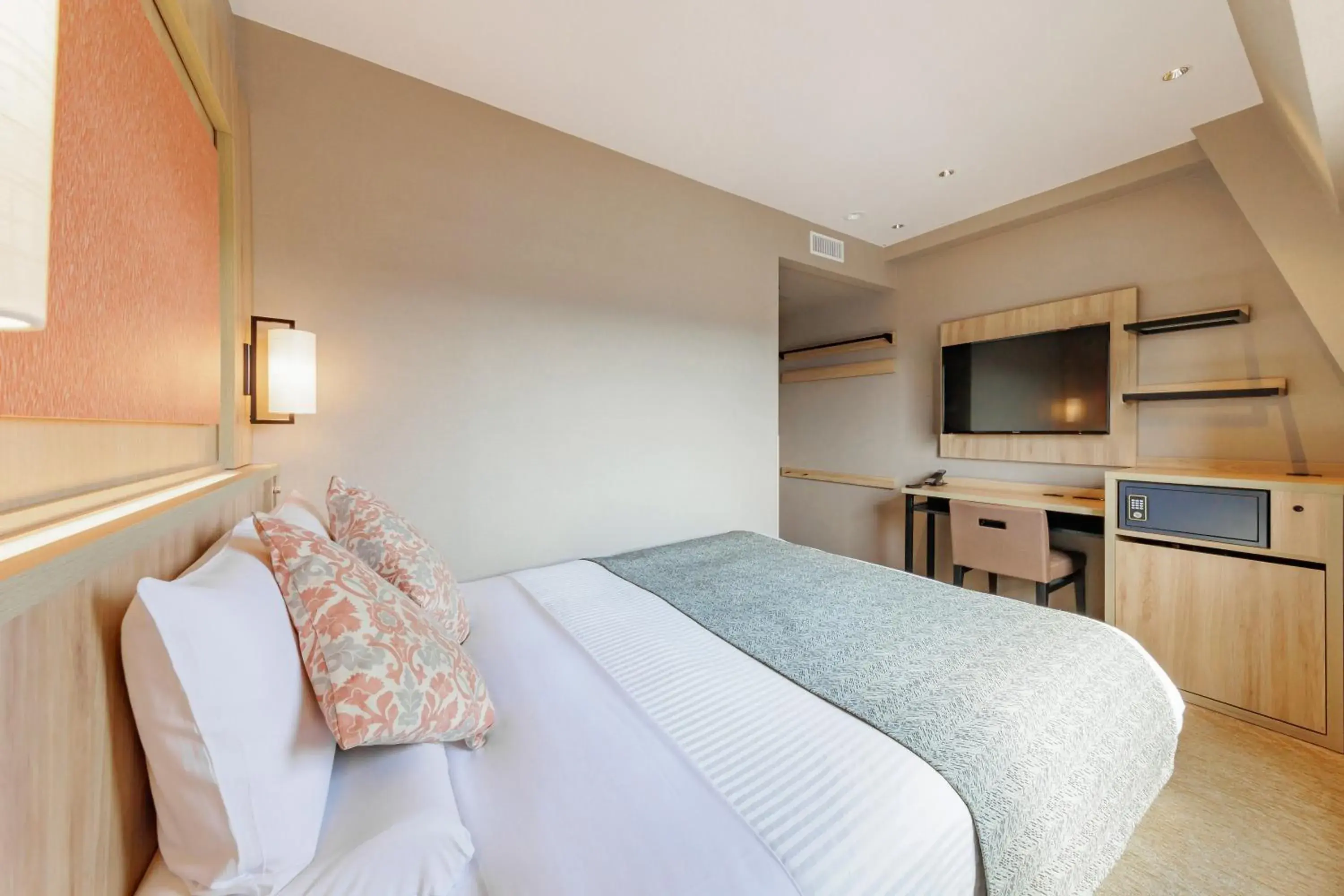 Photo of the whole room, Bed in Art Hotel Morioka Photo of the whole room, Bed in Art Hotel Morioka