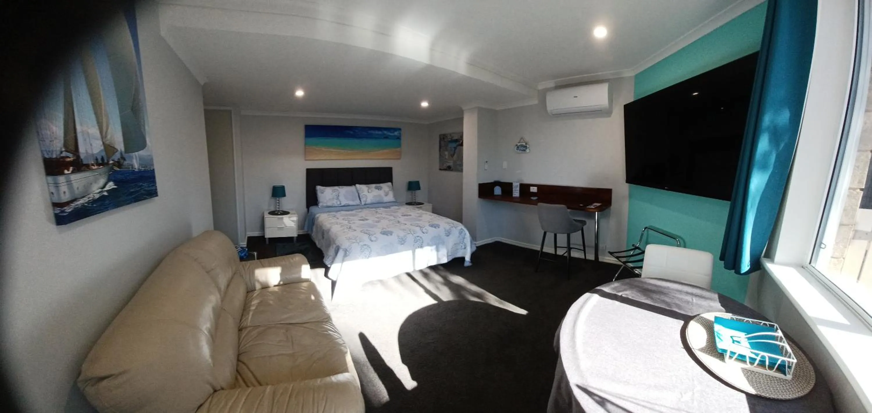 Bed in Palm Beach Guest House