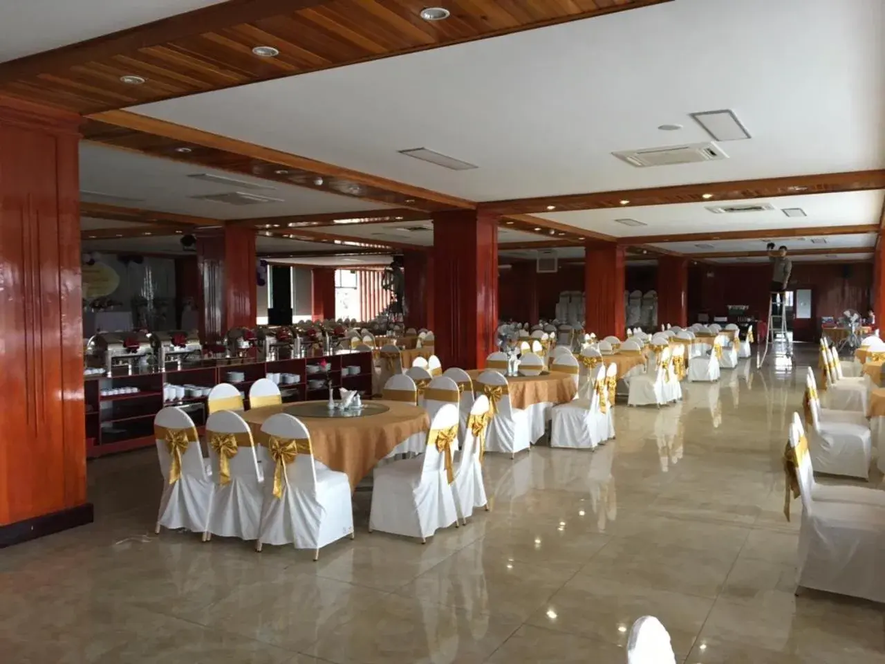 Restaurant/places to eat in Vinh Plaza Hotel Restaurant/places to eat in Vinh Plaza Hotel