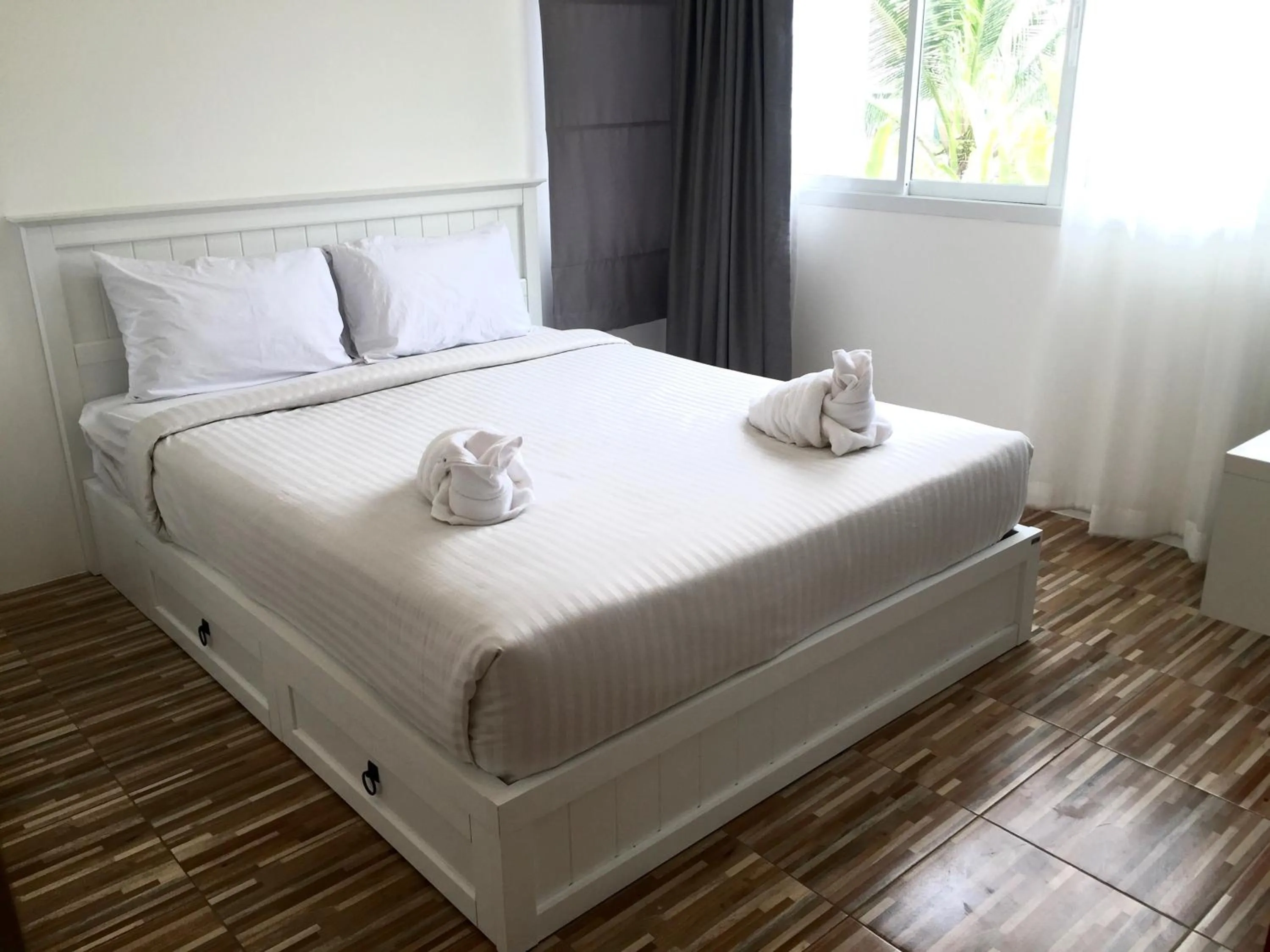 Bed in Mondara Vacation Home