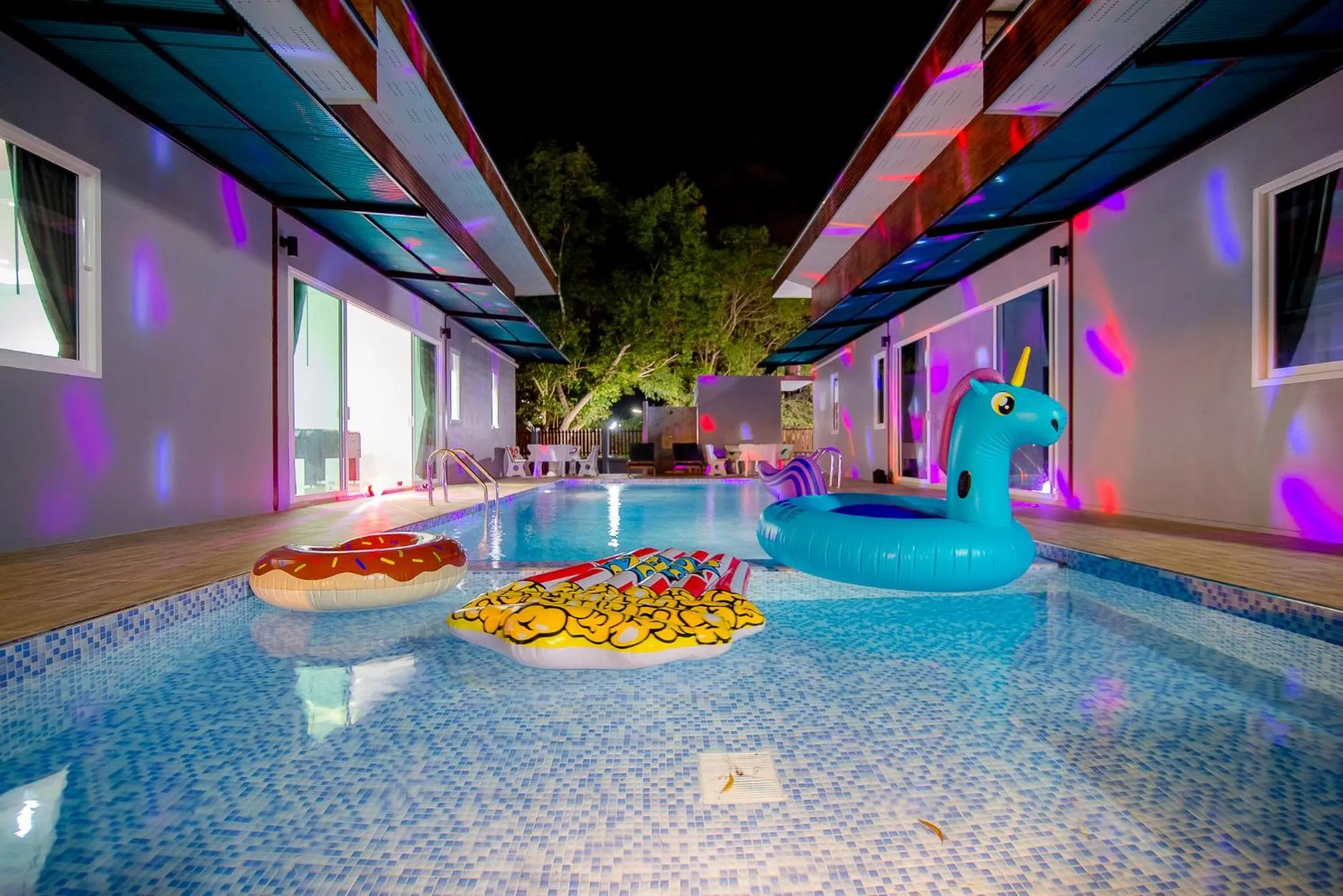 Swimming Pool in Mondara Vacation Home