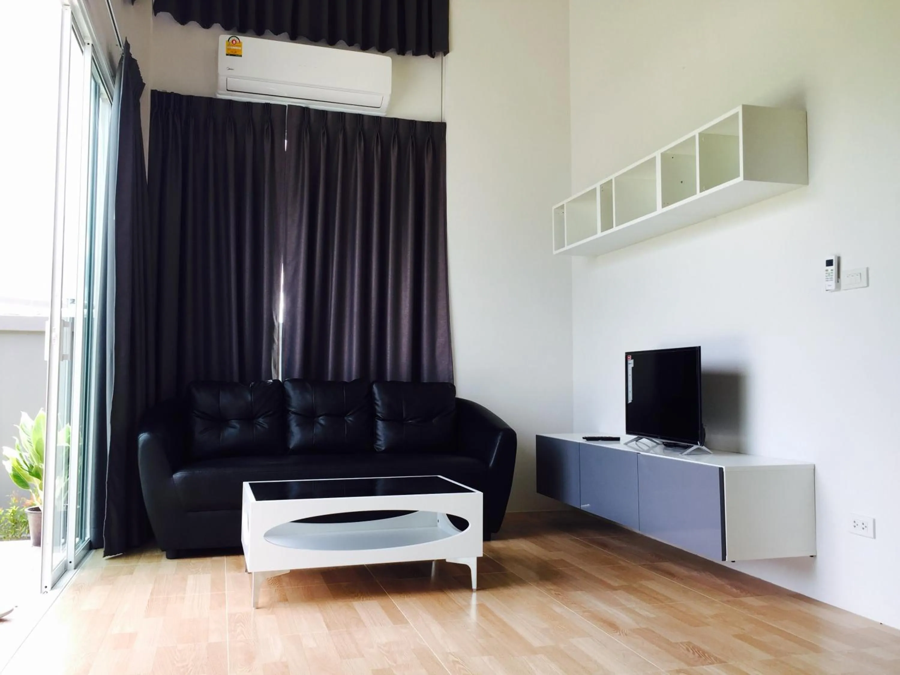 TV and multimedia, Seating Area in Mondara Vacation Home