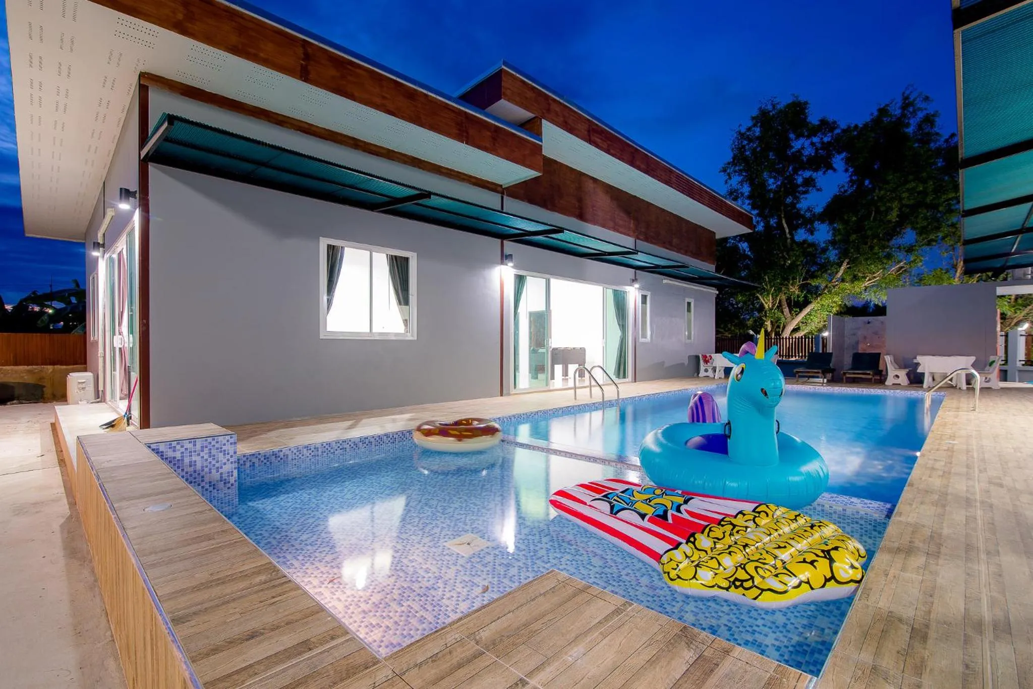 Swimming Pool in Mondara Vacation Home