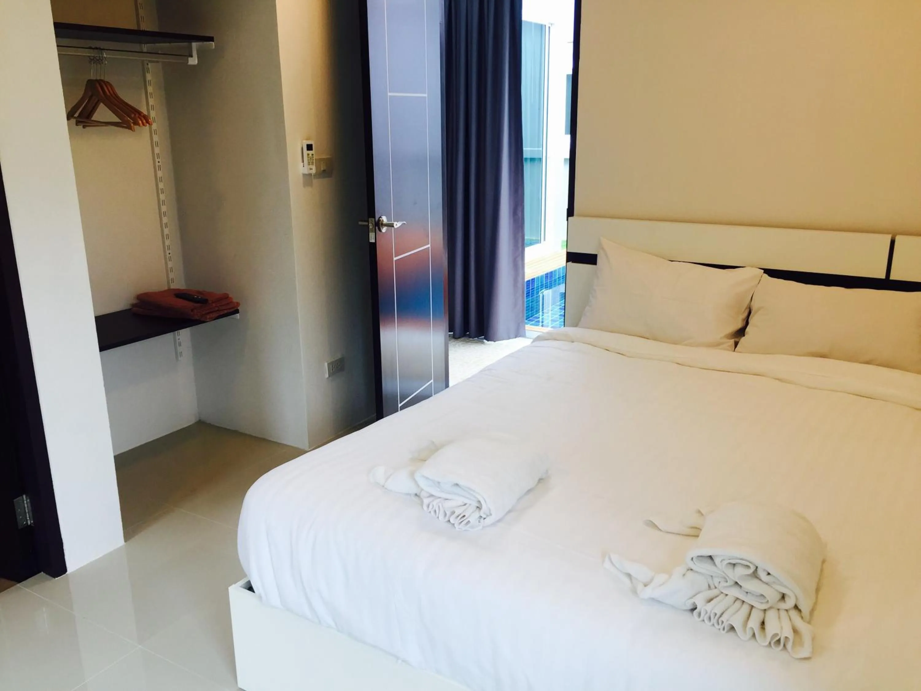 Bed, Room Photo in Mondara Vacation Home