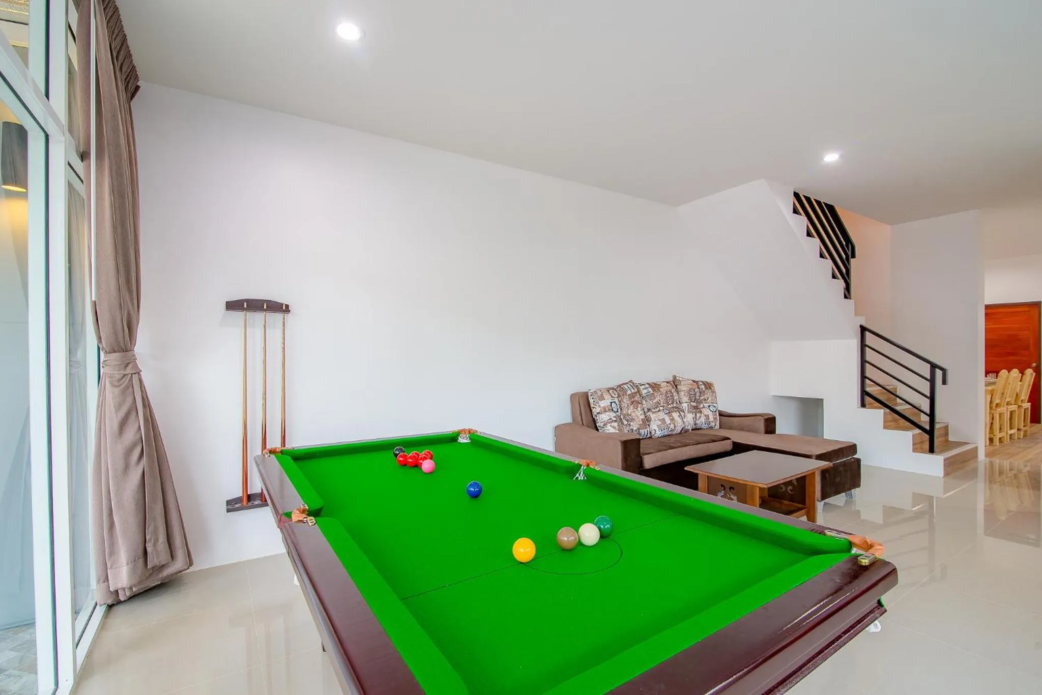 Billiards in Mondara Vacation Home