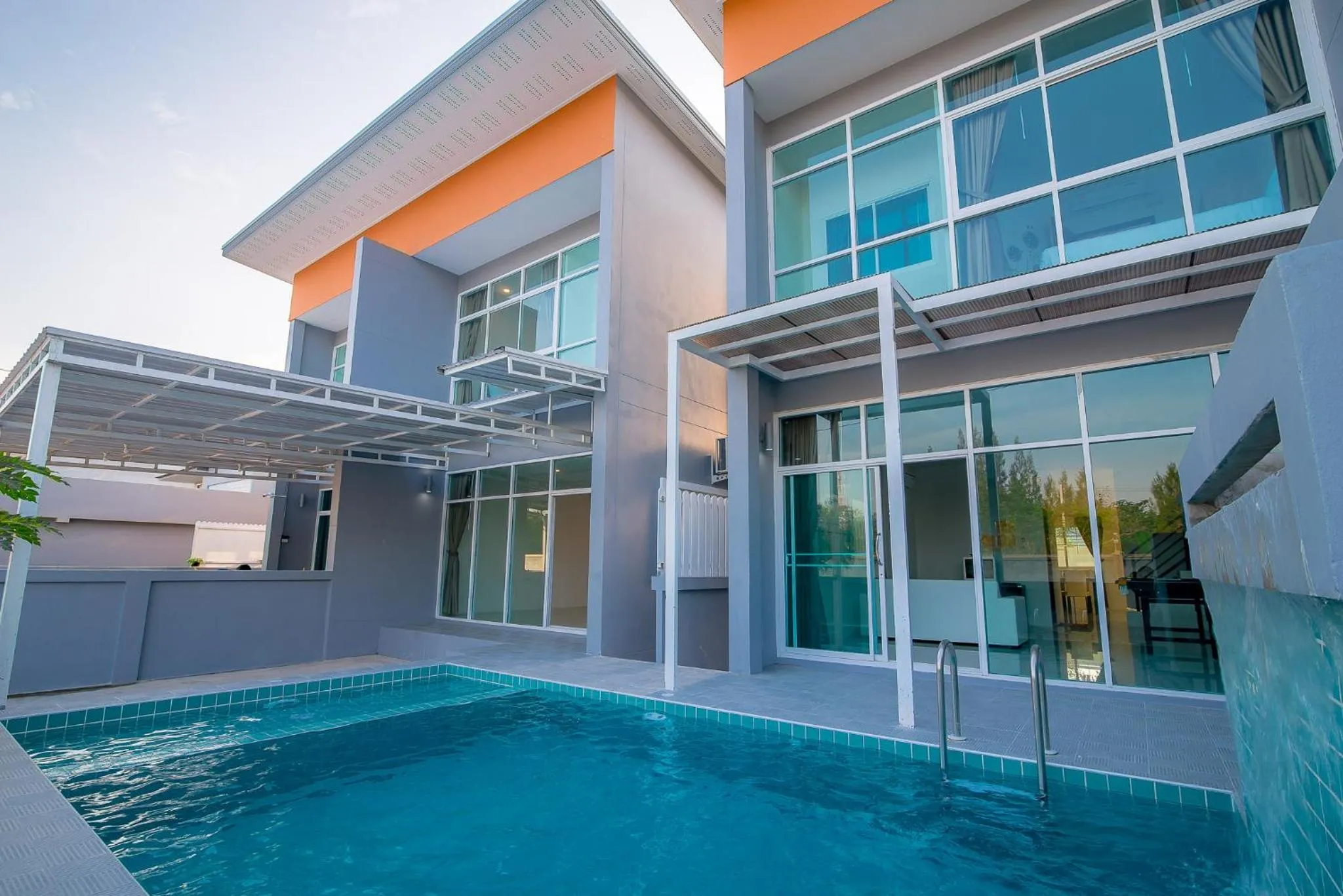 Swimming Pool in Mondara Vacation Home