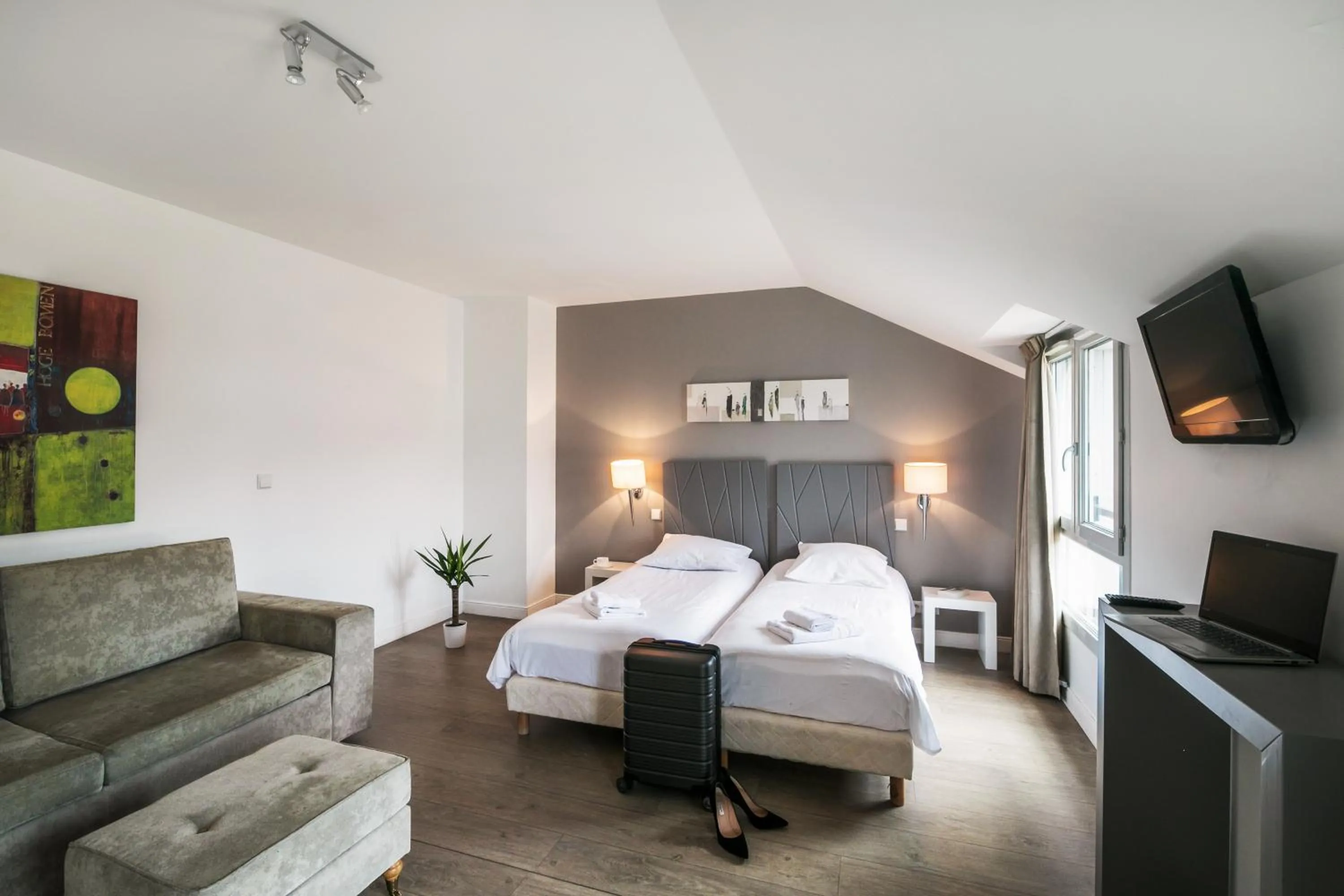 Bedroom, Bed in Comfort Aparthotel Lourdes Lorda