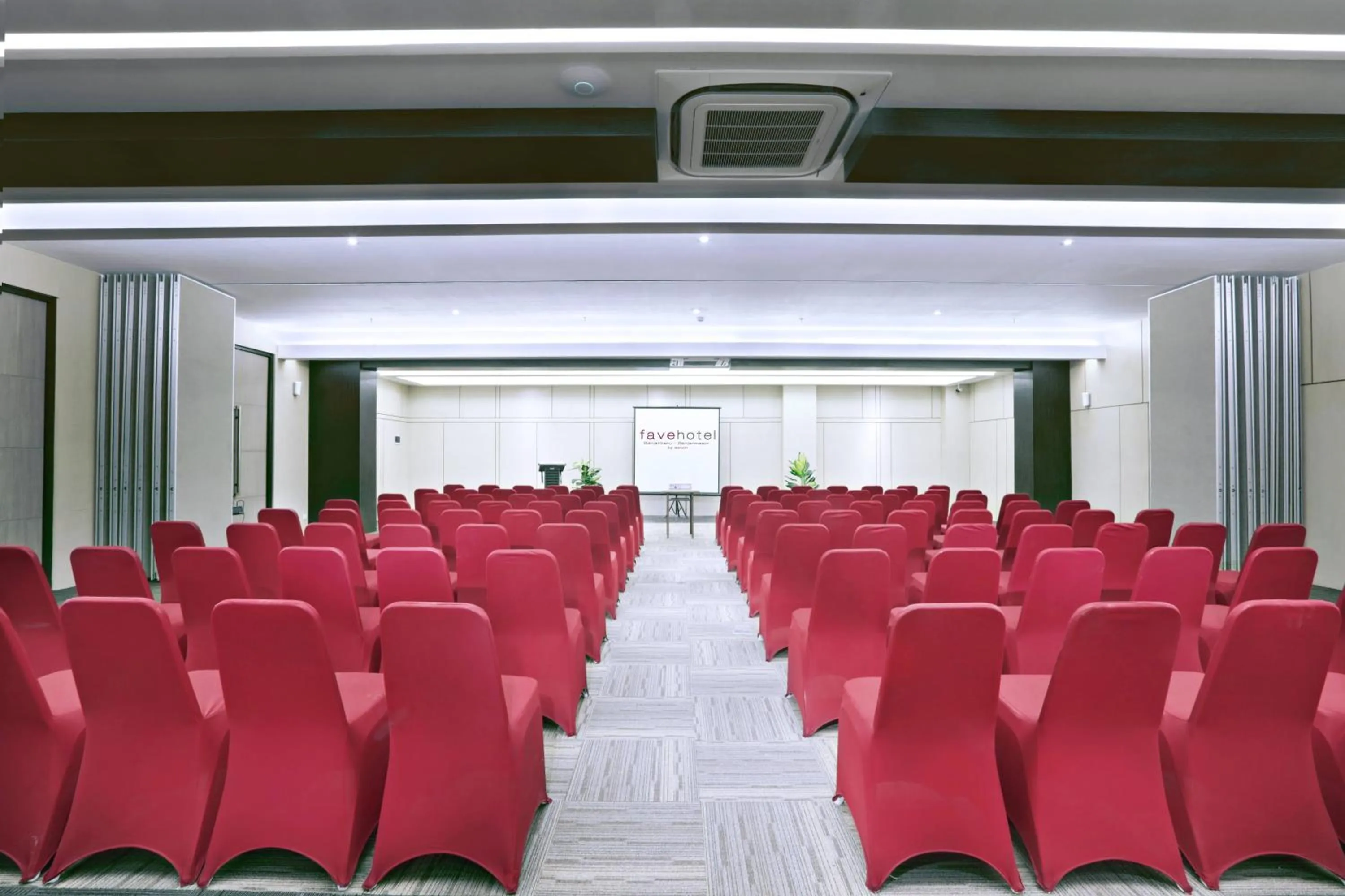 Area and facilities in fave plus hotel Banjarbaru