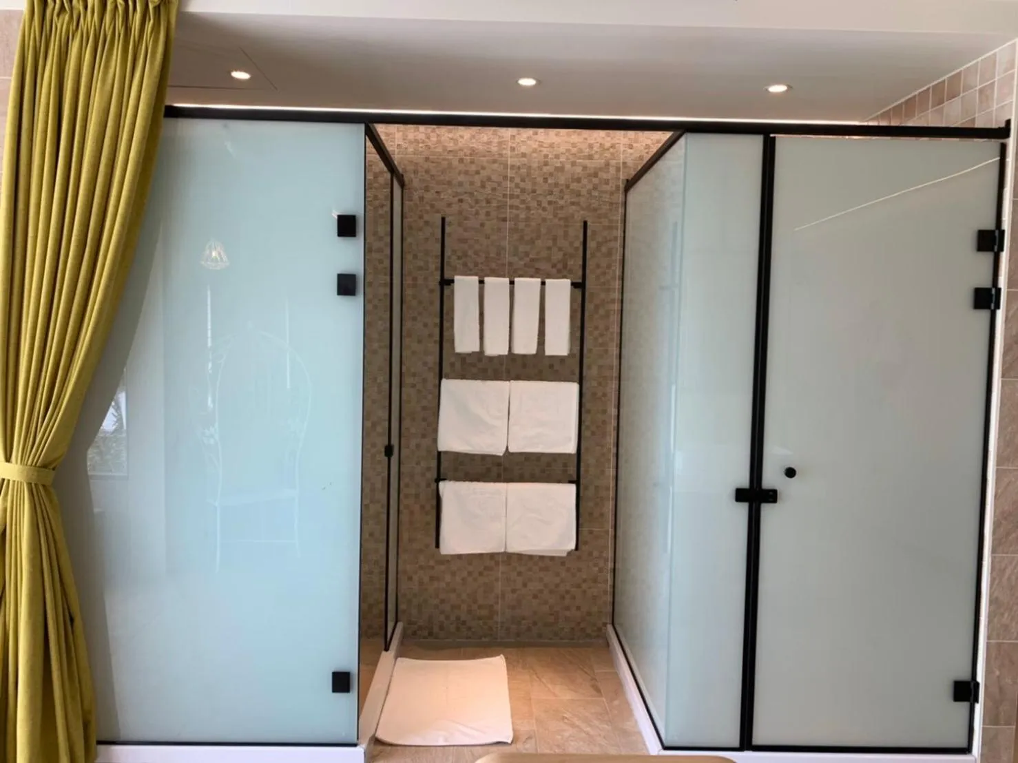 Bathroom in Beachcastle & Sea View Villa