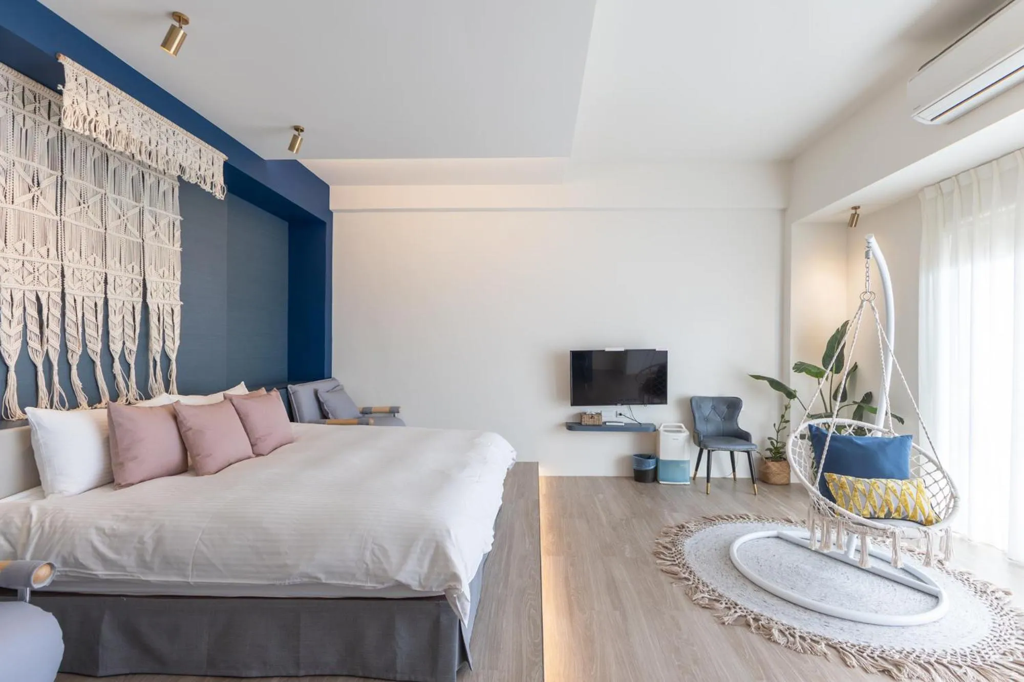 Property building, Bed in Beachcastle & Sea View Villa