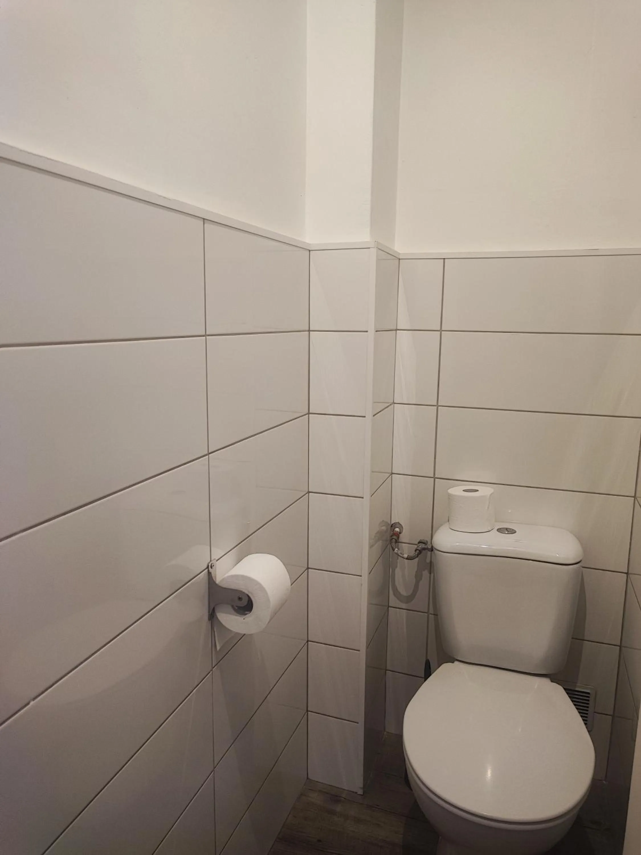 Toilet in L'Aiglon Bylitis