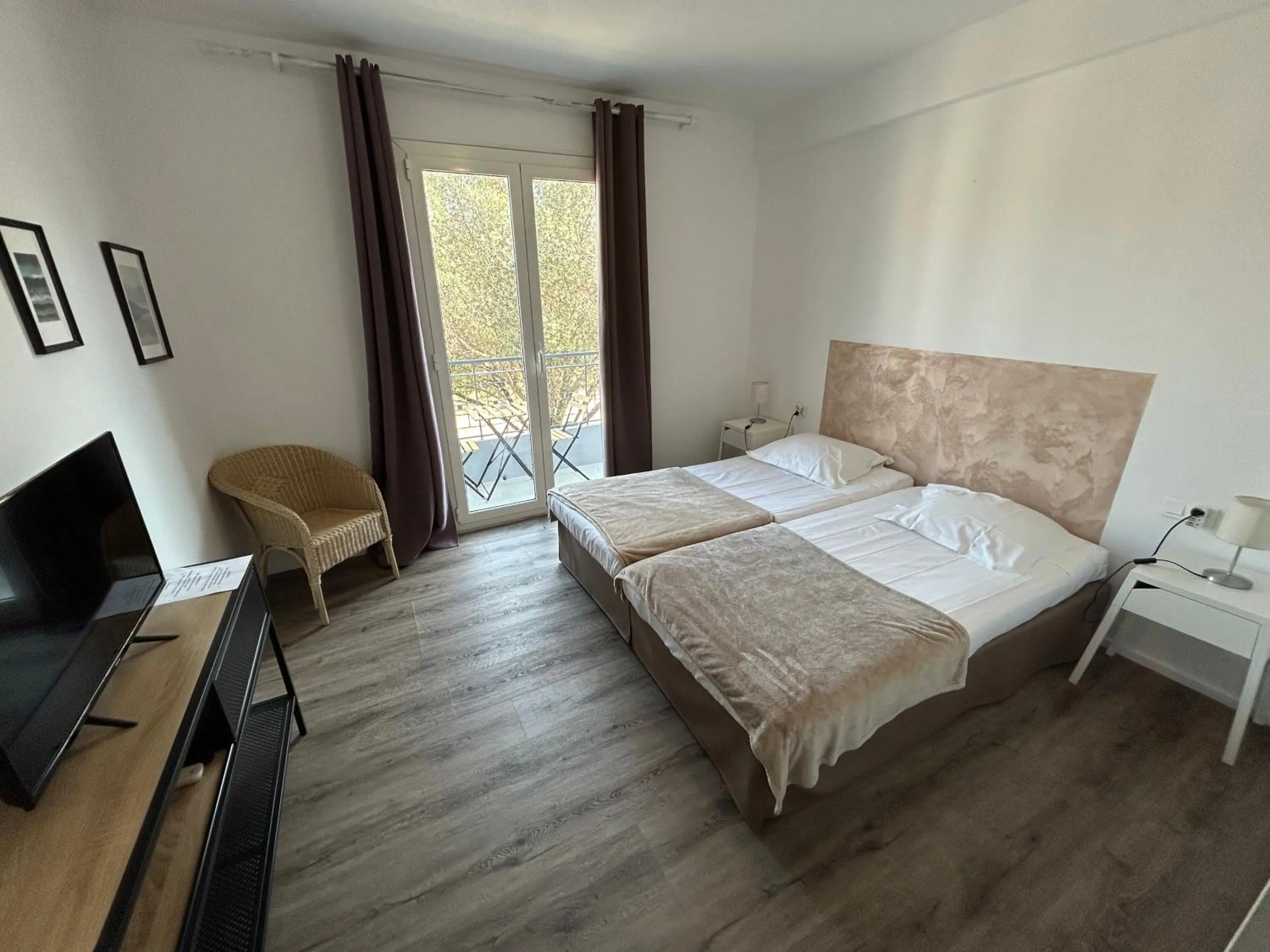 Bedroom in L'Aiglon Bylitis