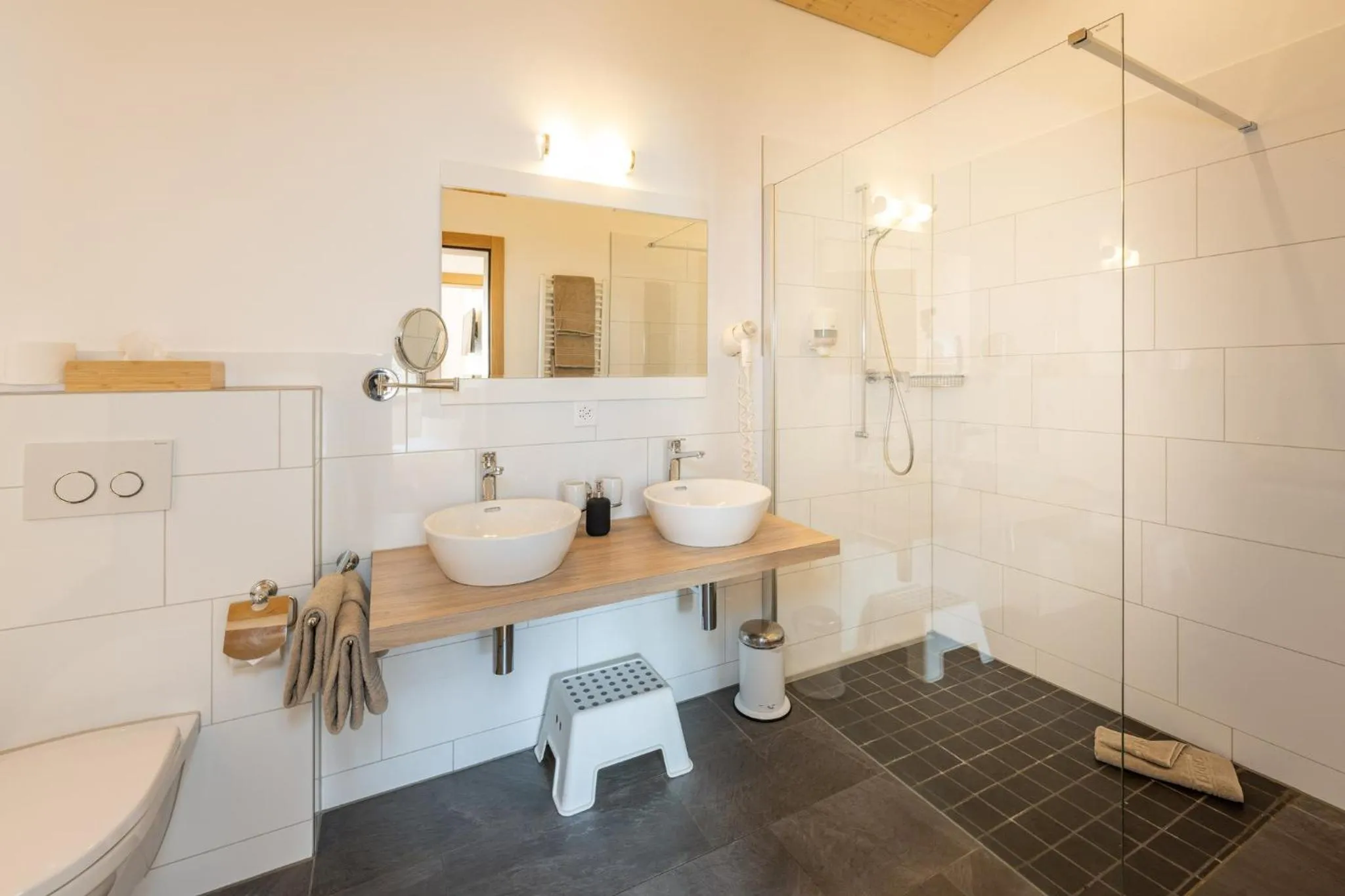 Bathroom in Aktiv Hotel & Spa Hannigalp