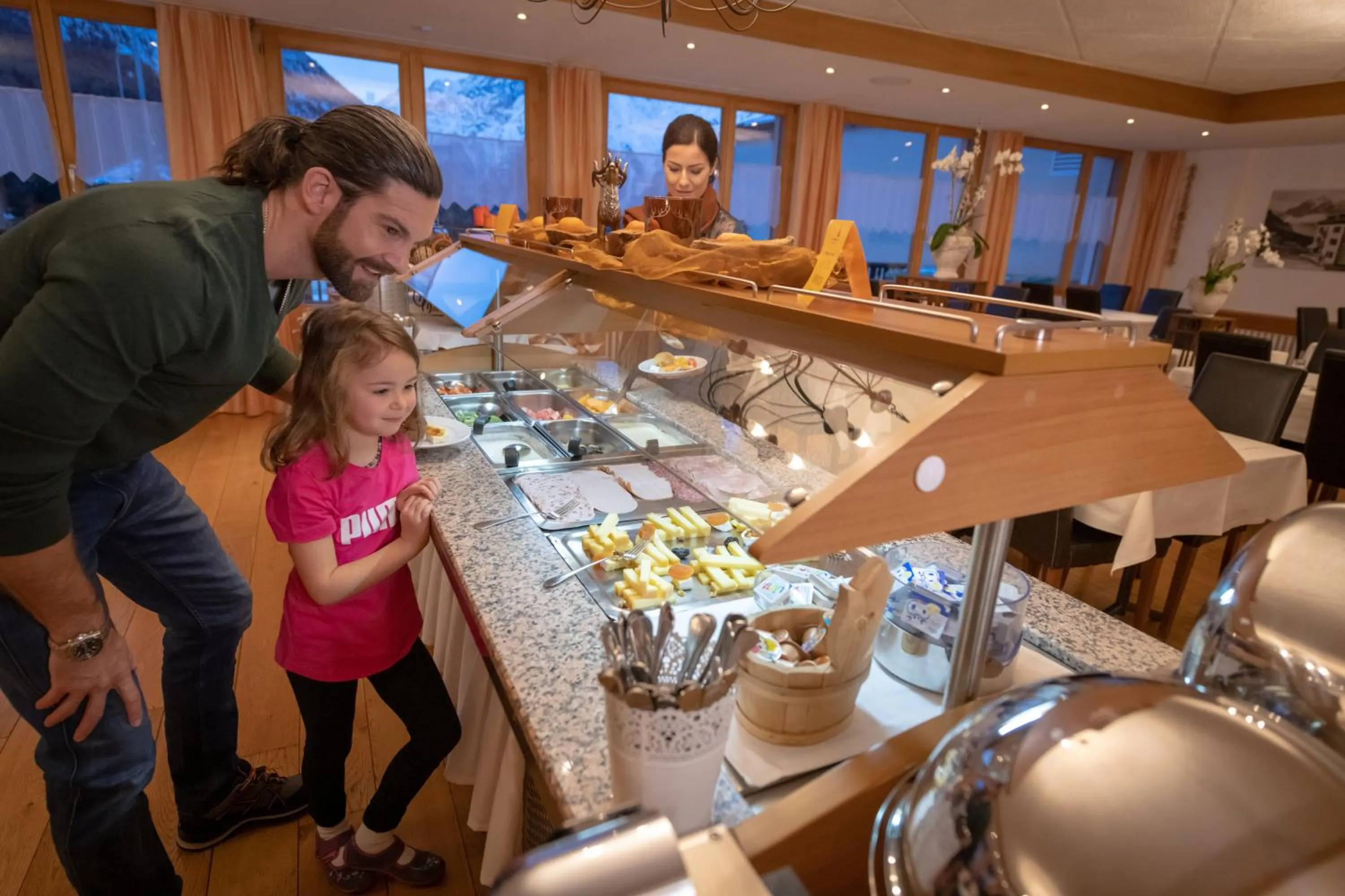 Buffet breakfast in Aktiv Hotel & Spa Hannigalp