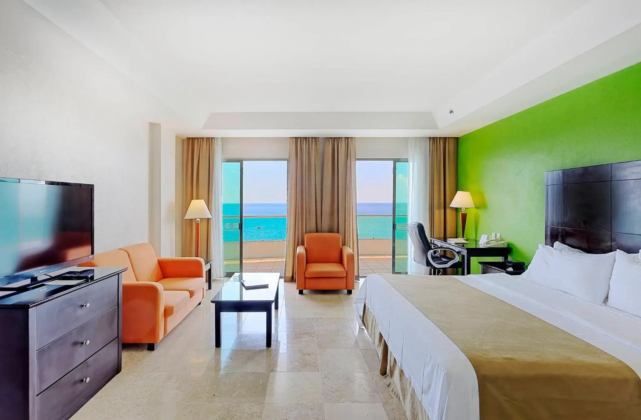 Bed in Holiday Inn Campeche by IHG Bed in Holiday Inn Campeche by IHG
