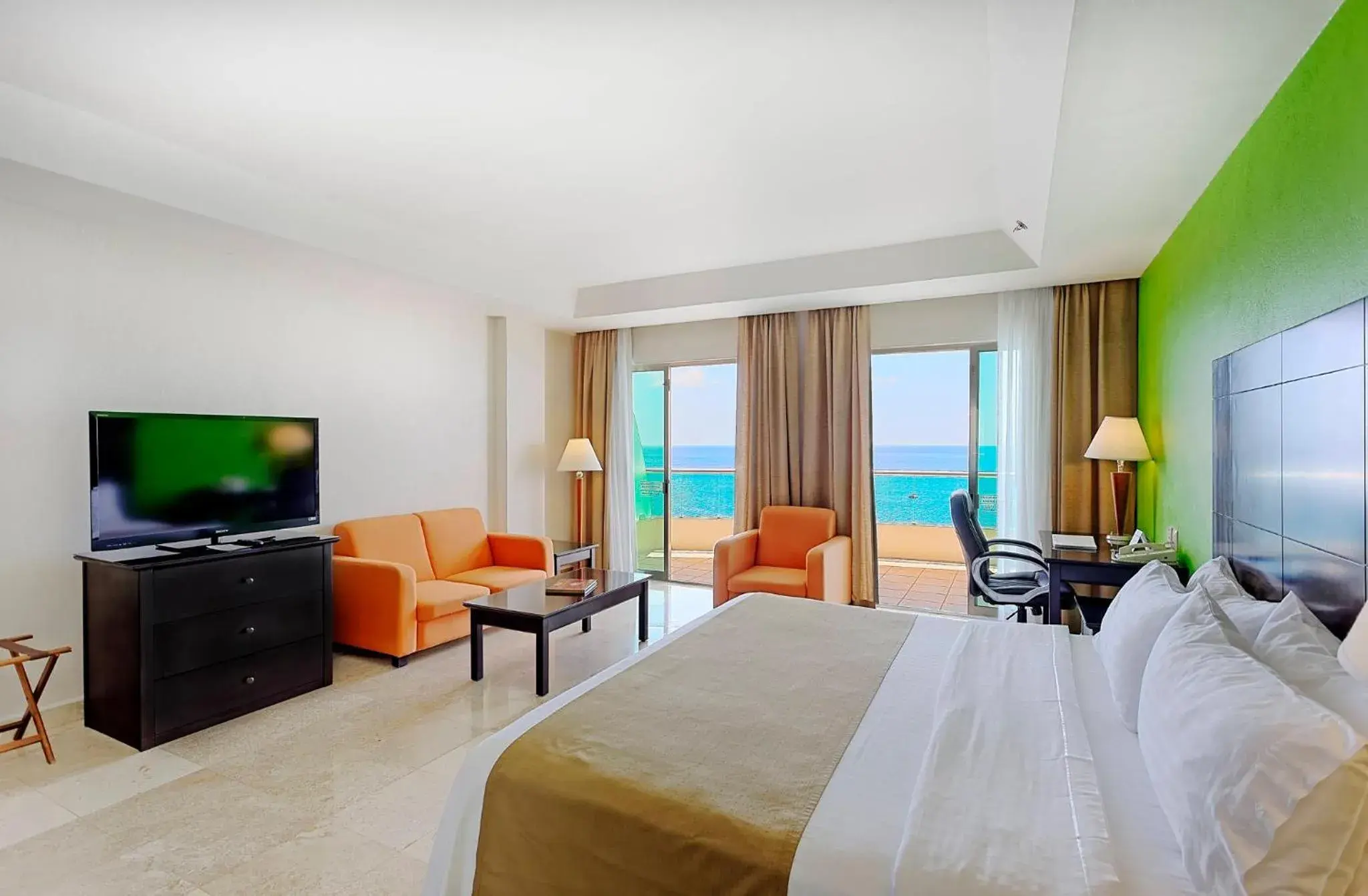 Bed in Holiday Inn Campeche by IHG Bed in Holiday Inn Campeche by IHG