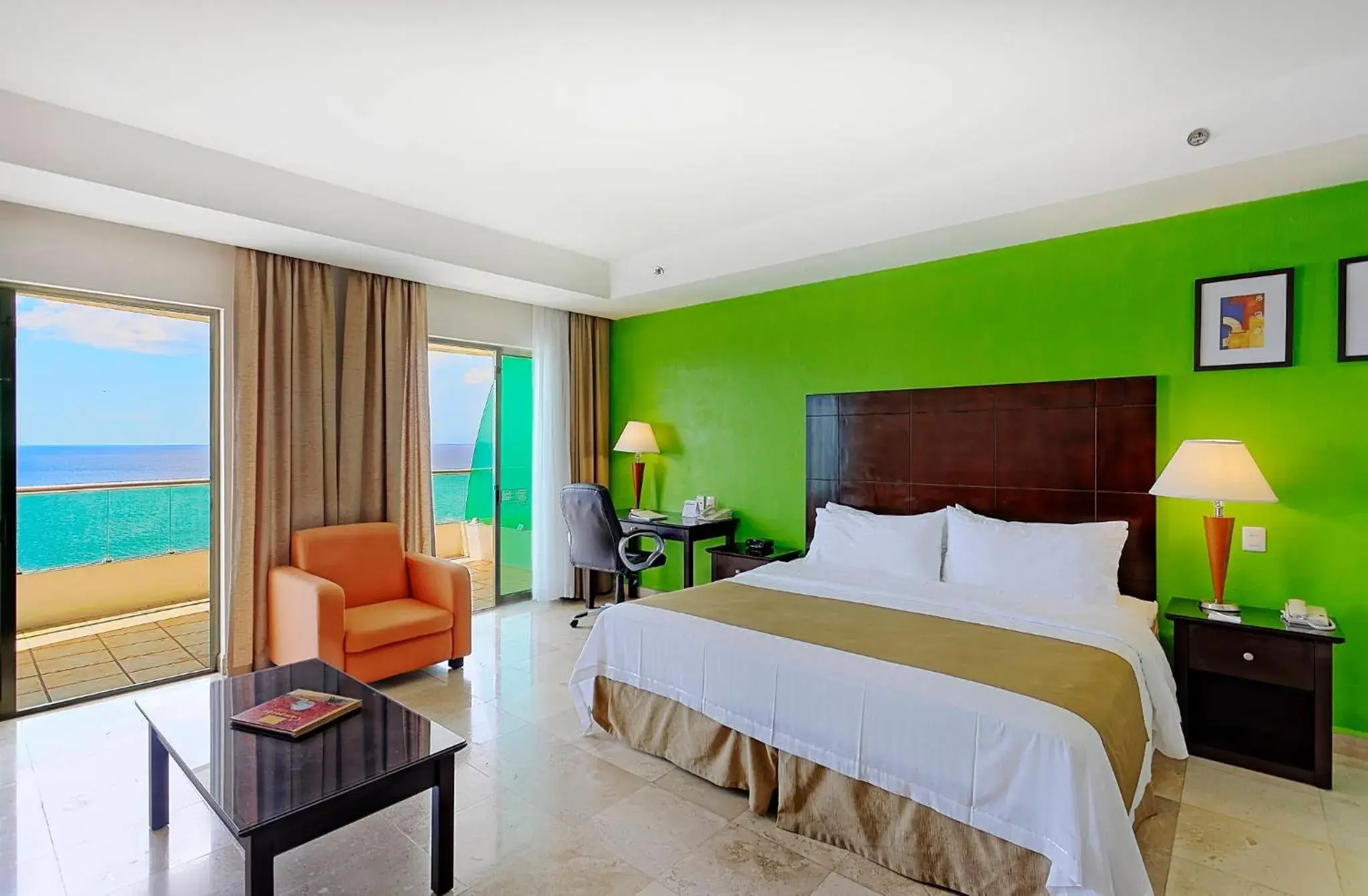 Bed in Holiday Inn Campeche by IHG Bed in Holiday Inn Campeche by IHG