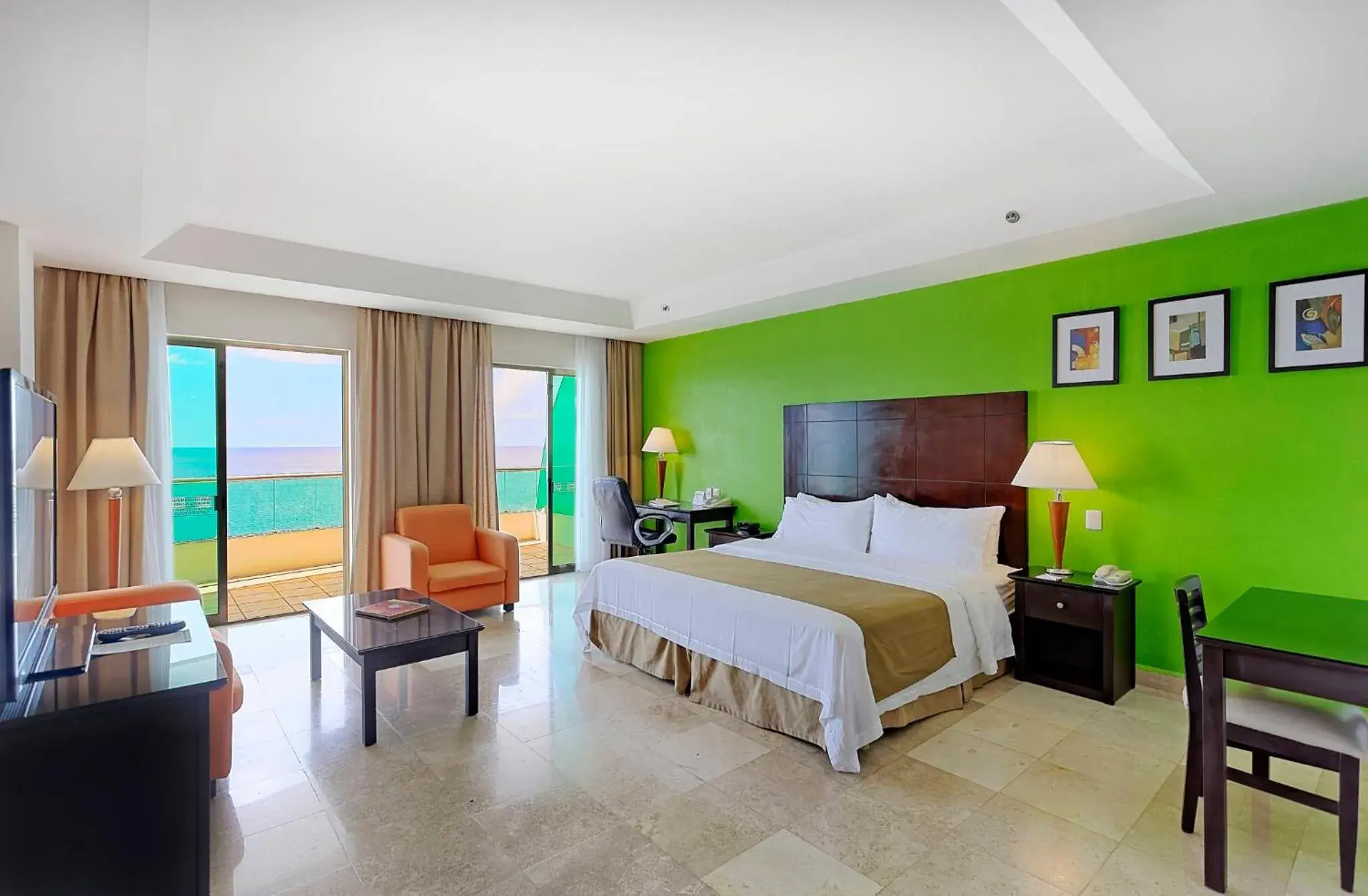 Bed in Holiday Inn Campeche by IHG Bed in Holiday Inn Campeche by IHG