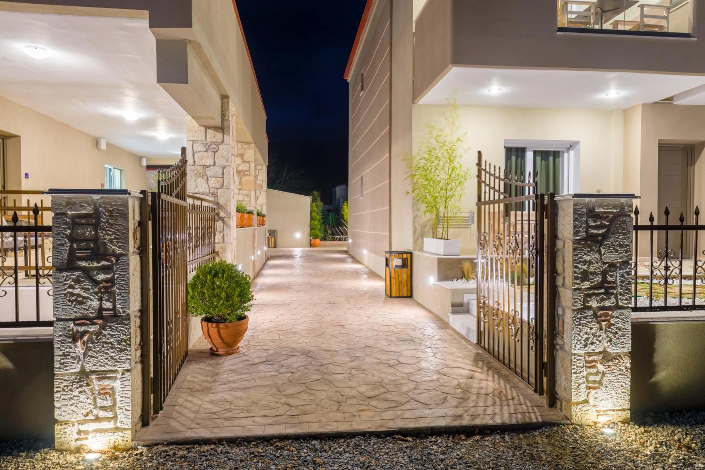 Facade/entrance in Lagaria Luxury Rooms