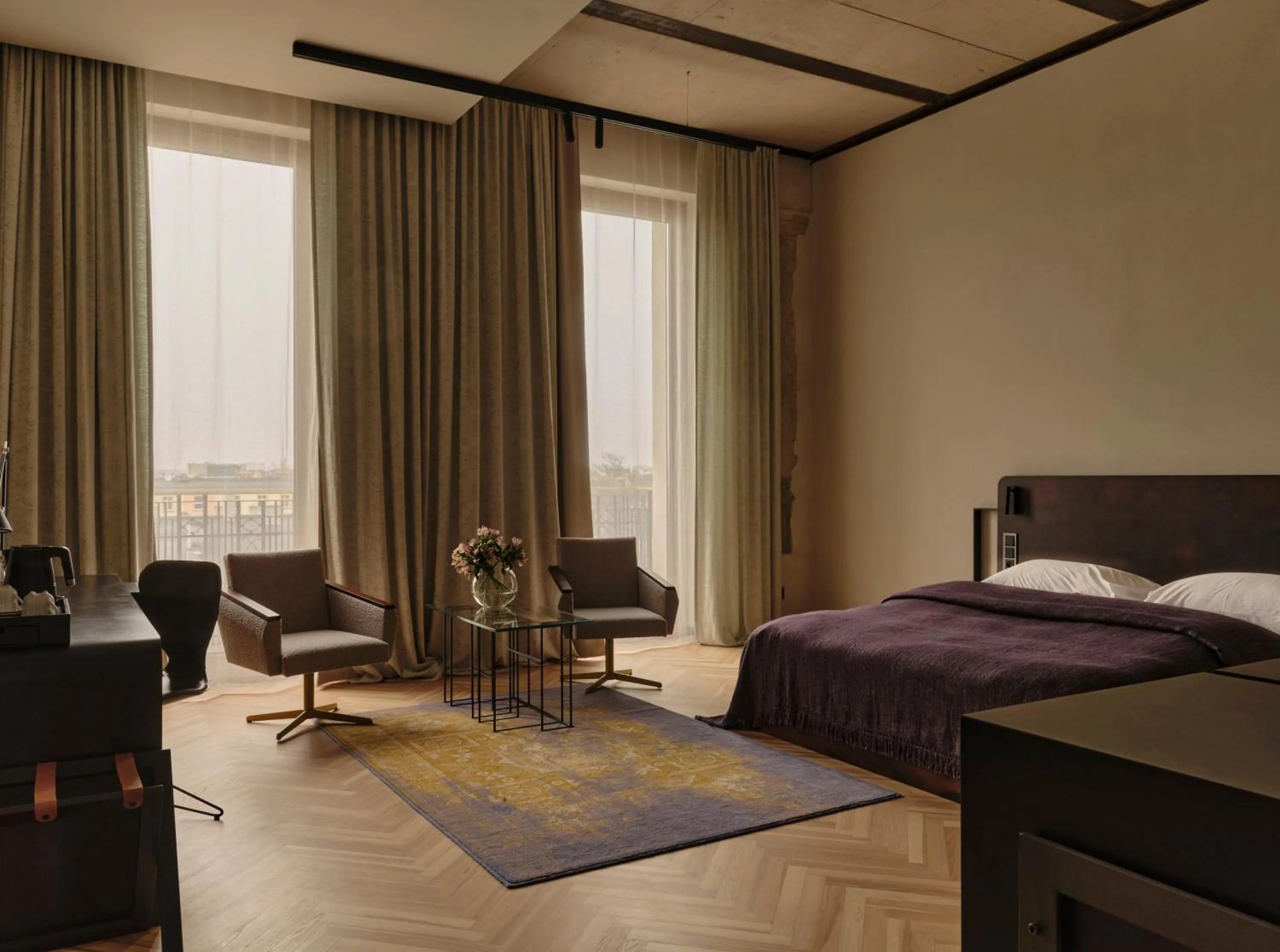 Bedroom, Bed in Grand Hotel