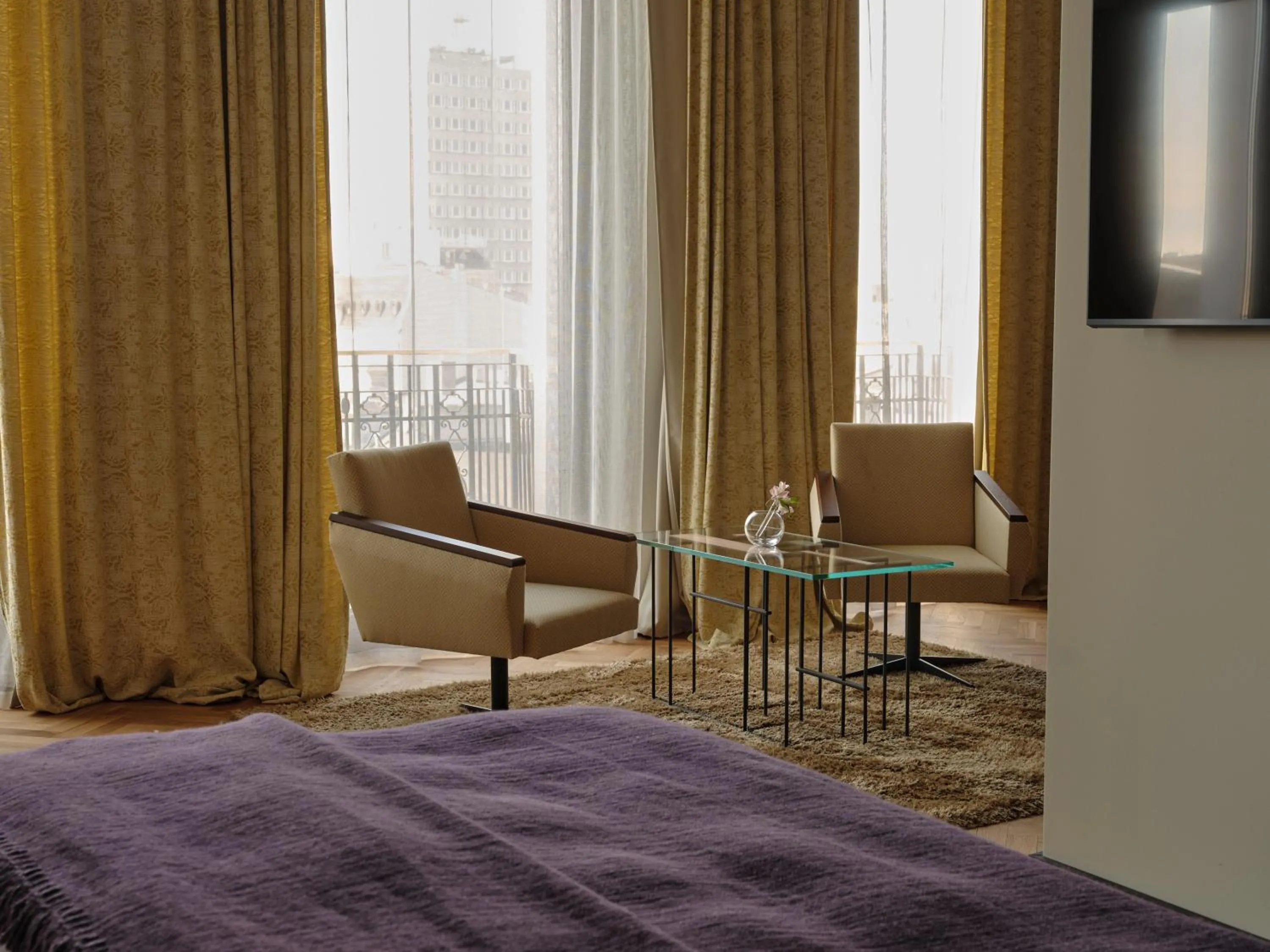 Photo of the whole room, Bed in Grand Hotel