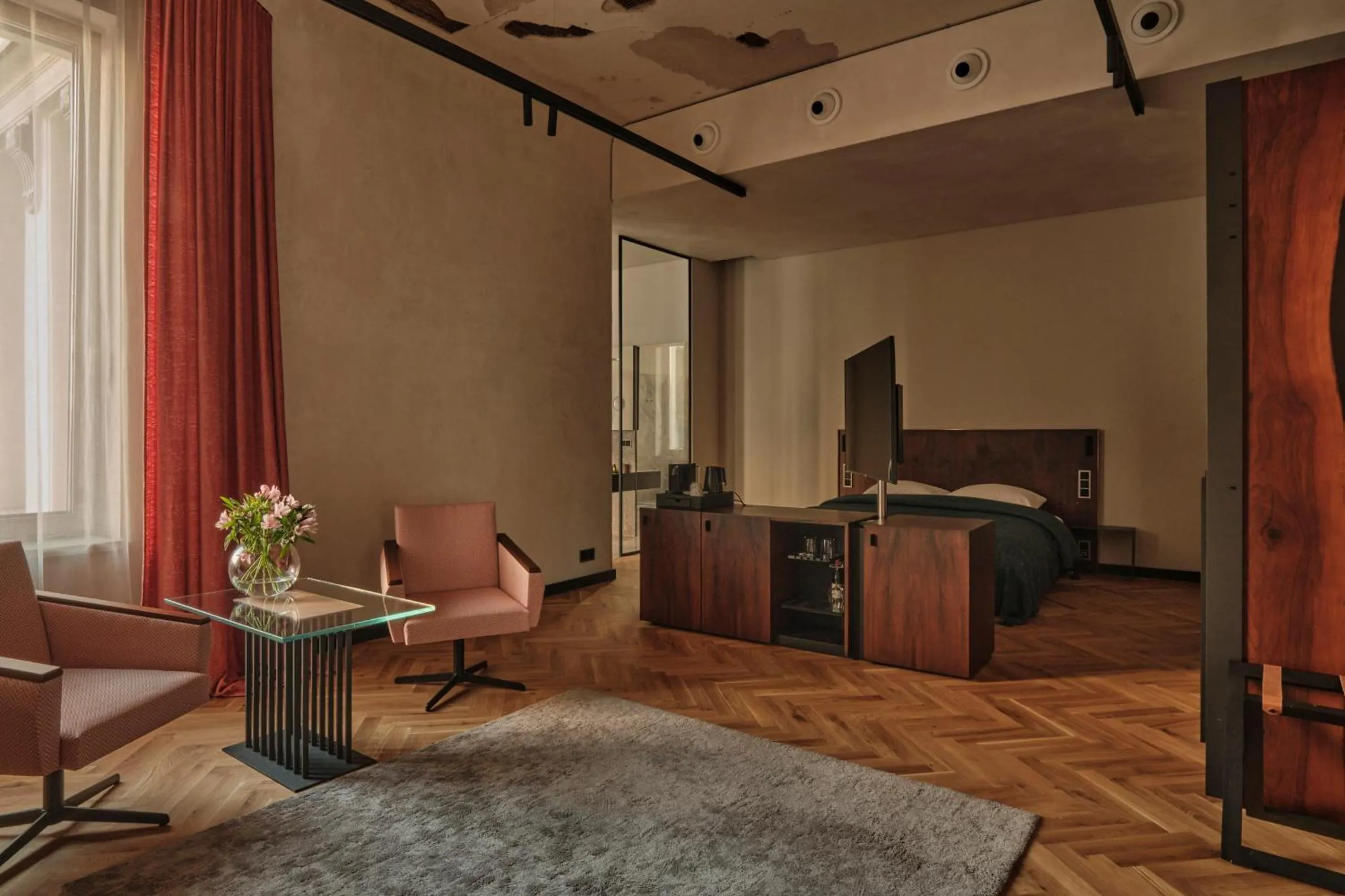 Seating area in Grand Hotel