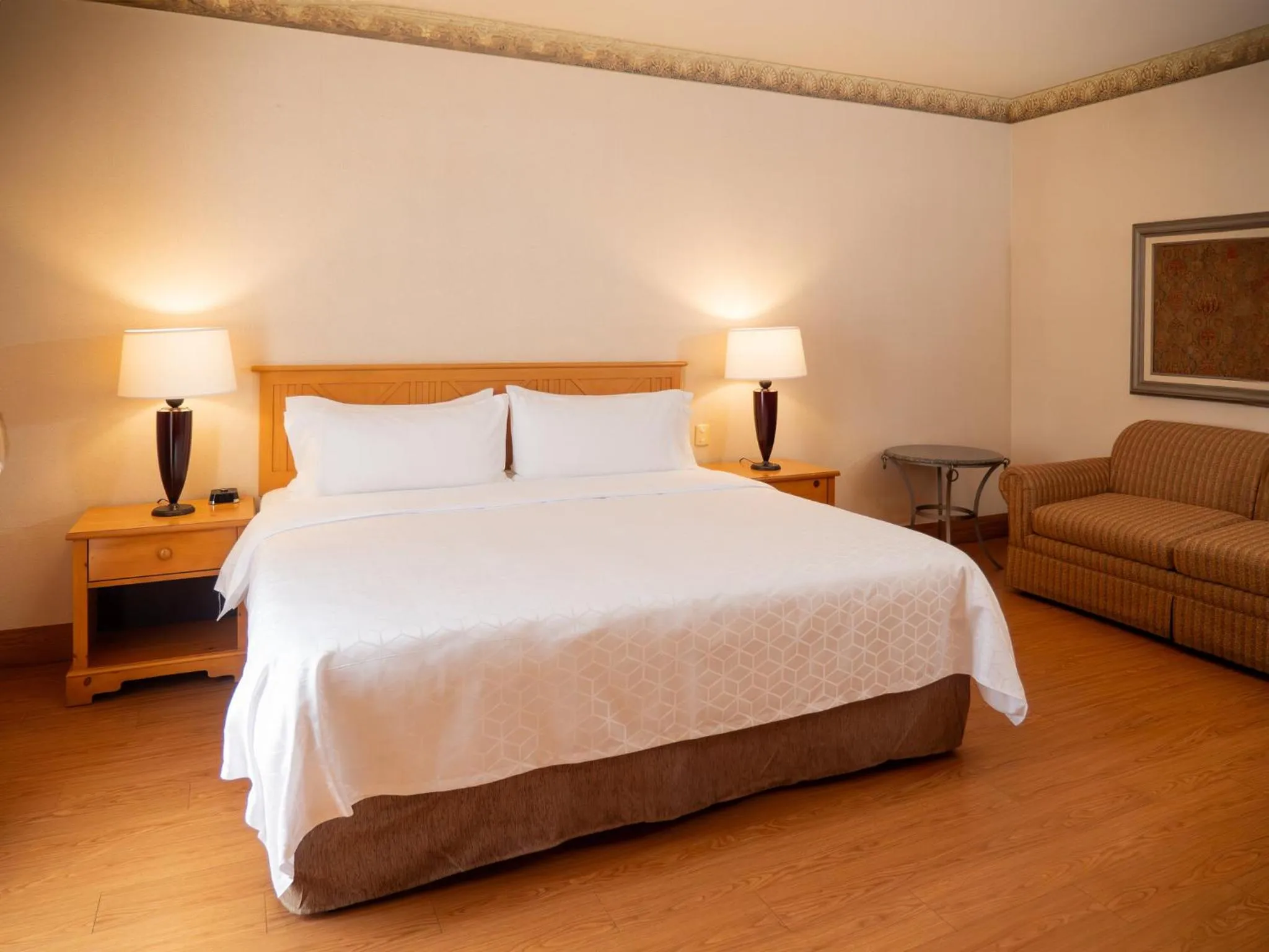 Photo of the whole room, Bed in Holiday Inn Express Guanajuato by IHG