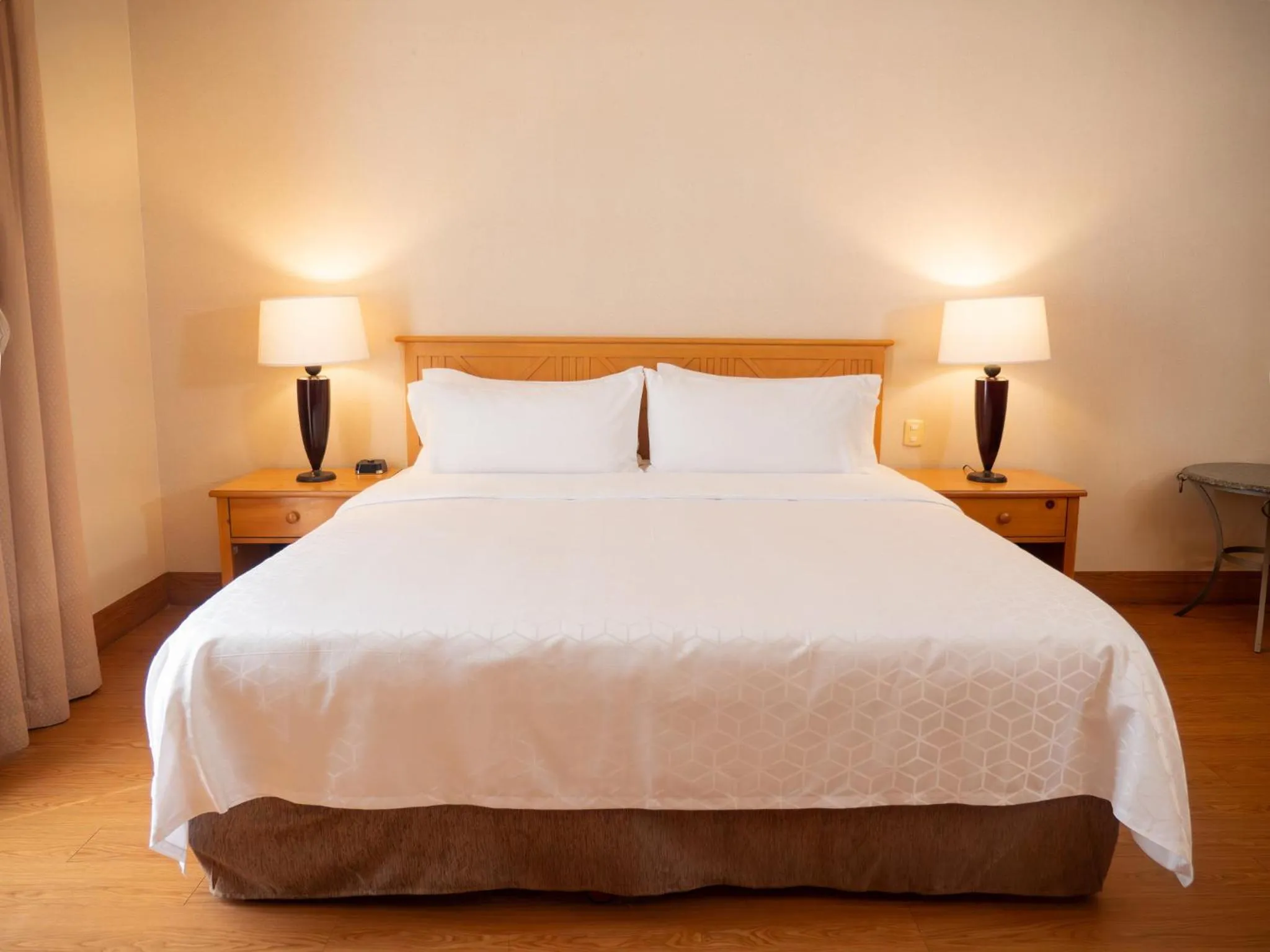 Photo of the whole room, Bed in Holiday Inn Express Guanajuato by IHG