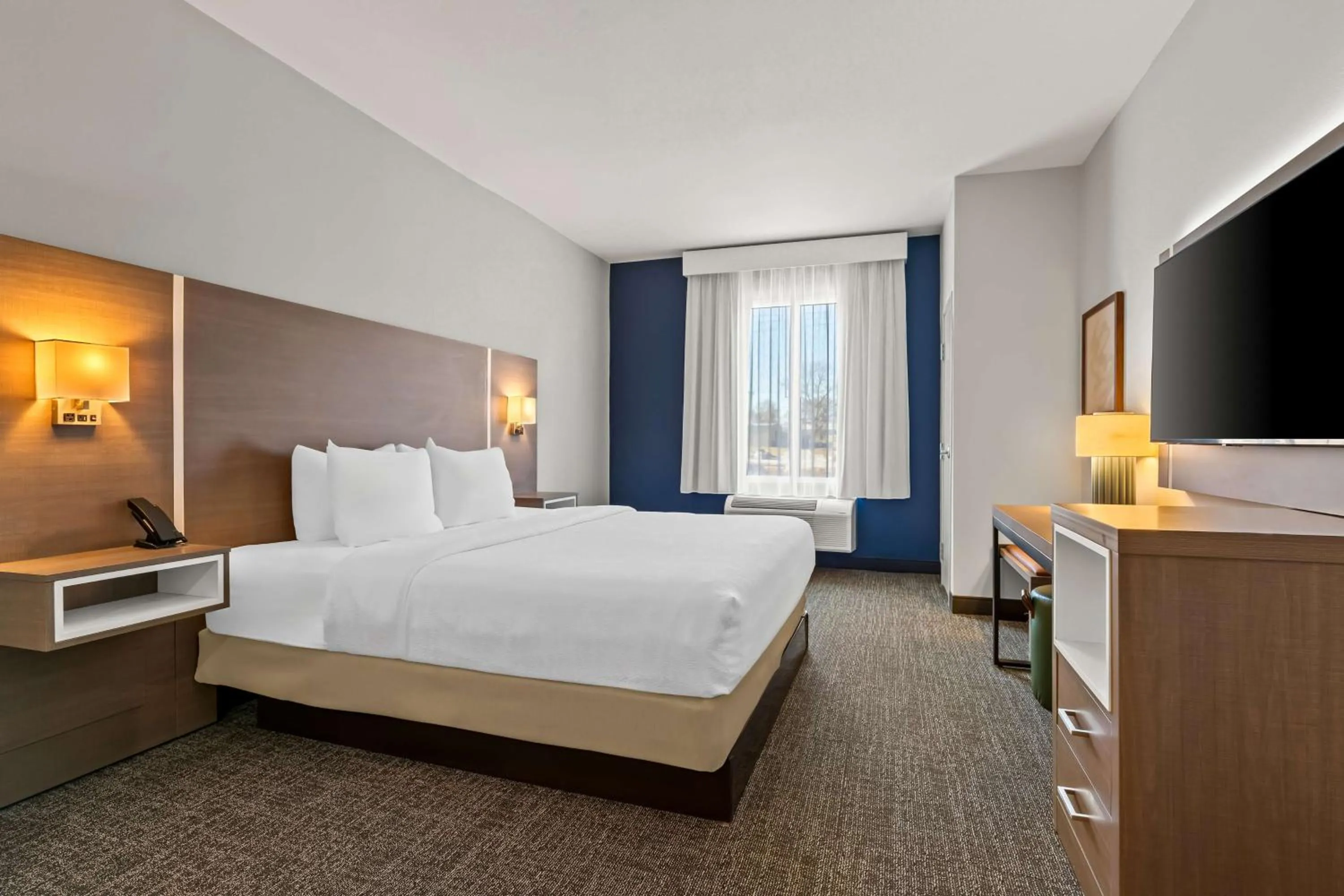 Bed in Spark by Hilton Catoosa Tulsa