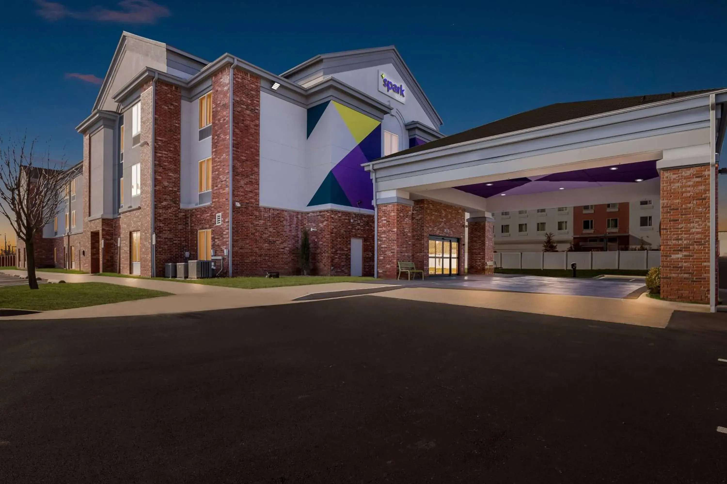 Property building in Spark by Hilton Catoosa Tulsa Property building in Spark by Hilton Catoosa Tulsa
