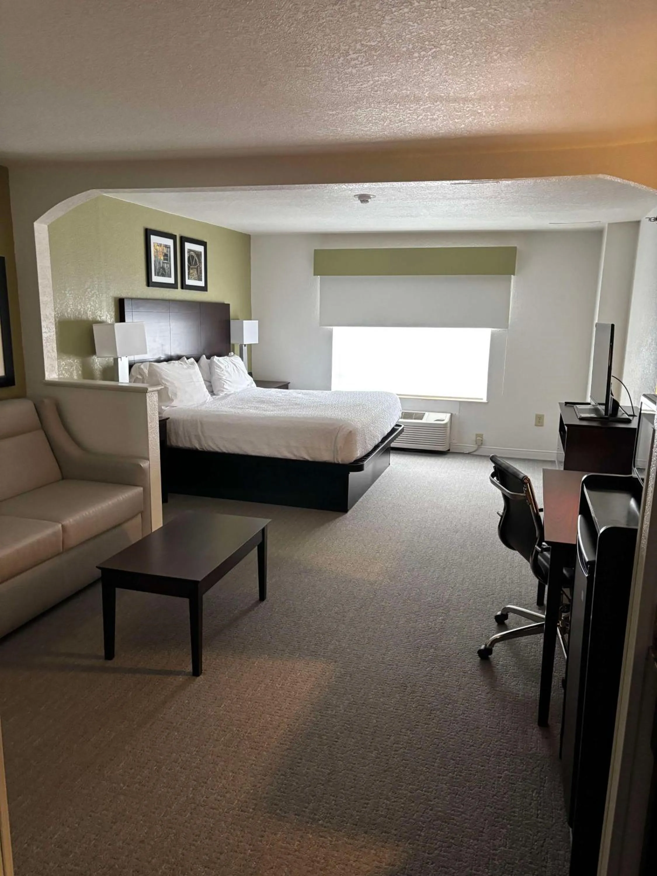 Photo of the whole room, Bed in Best Western Celina