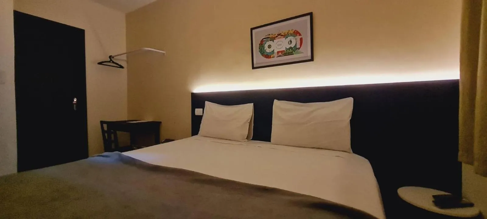 Bedroom, Bed in Hotel Angrense