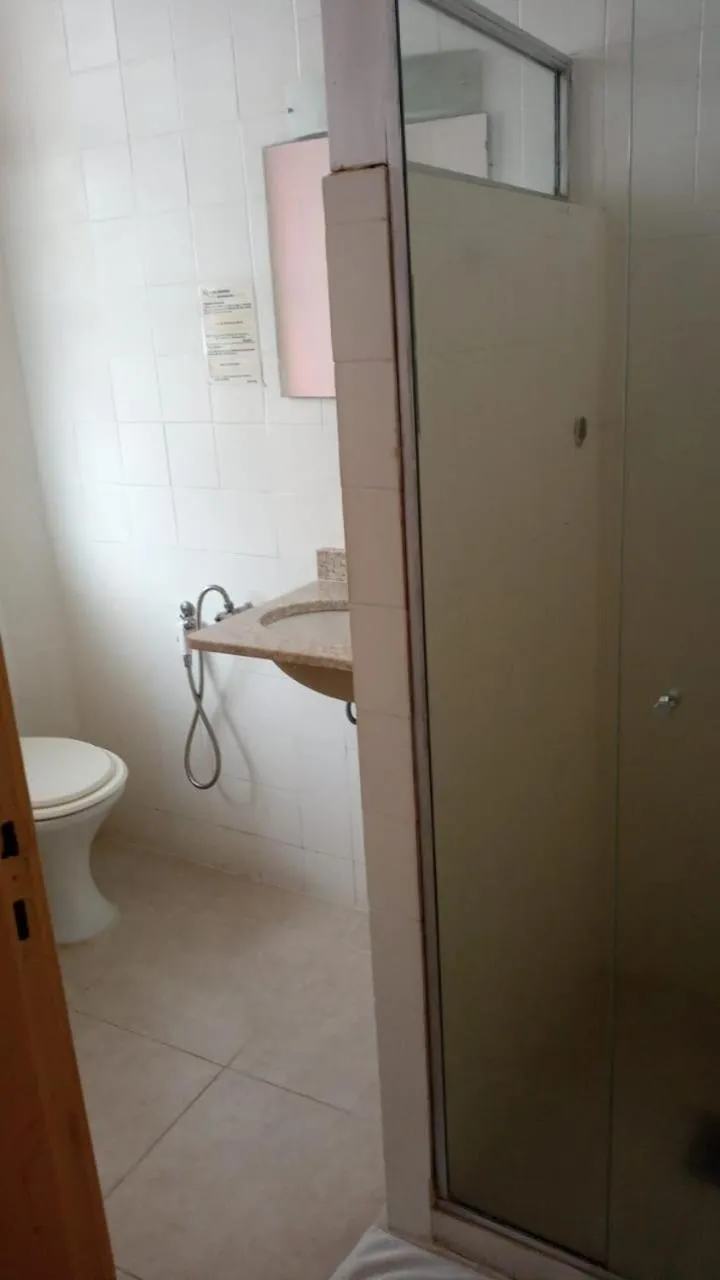 Bathroom in Hotel Angrense