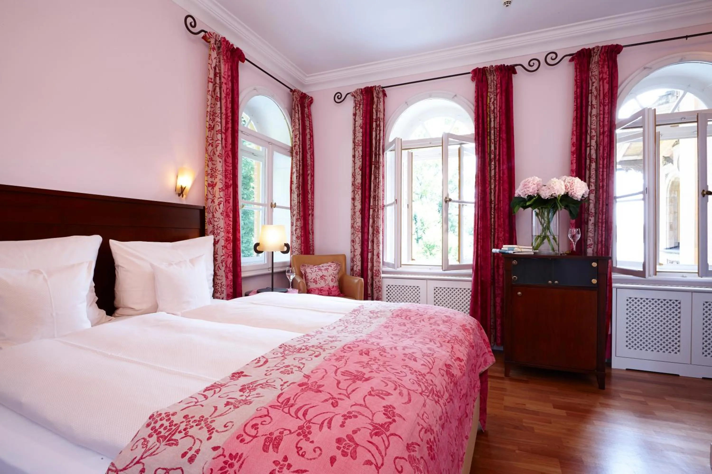 Photo of the whole room, Bed in LA VILLA am Starnberger See
