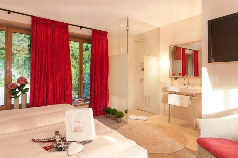 Photo of the whole room in LA VILLA am Starnberger See