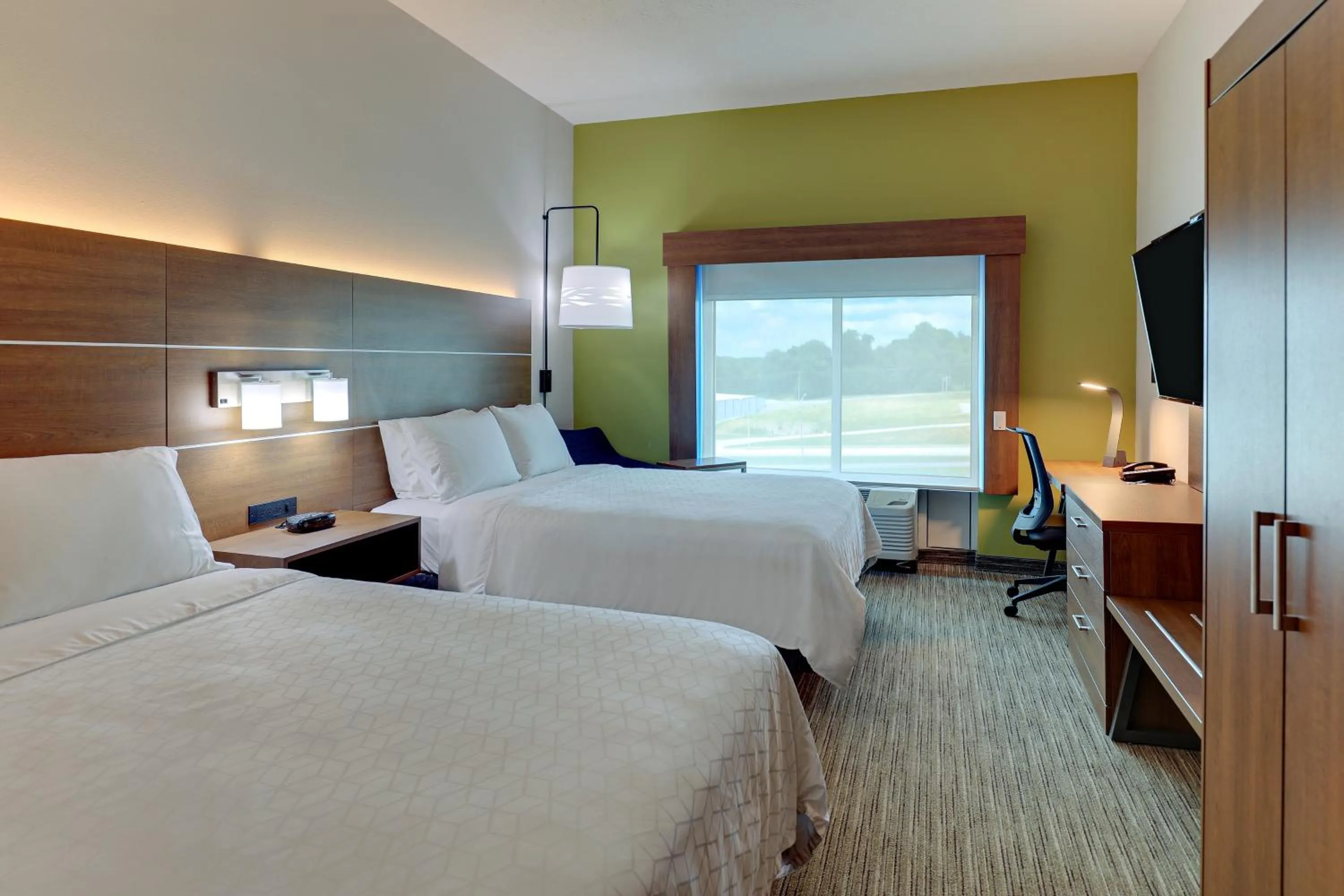 Photo of the whole room, Bed in Holiday Inn Express Campbellsville by IHG