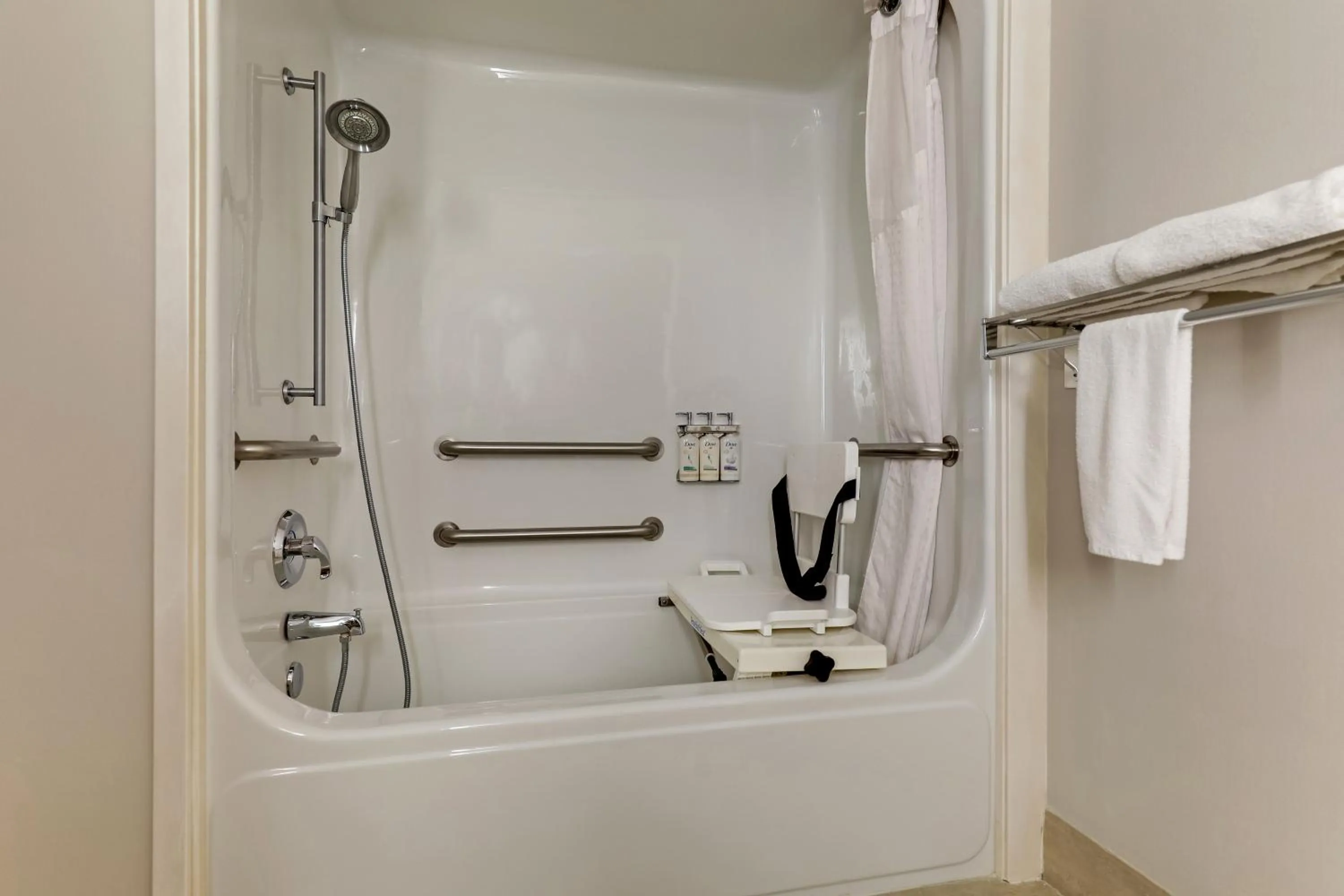 Photo of the whole room in Holiday Inn Express Campbellsville by IHG