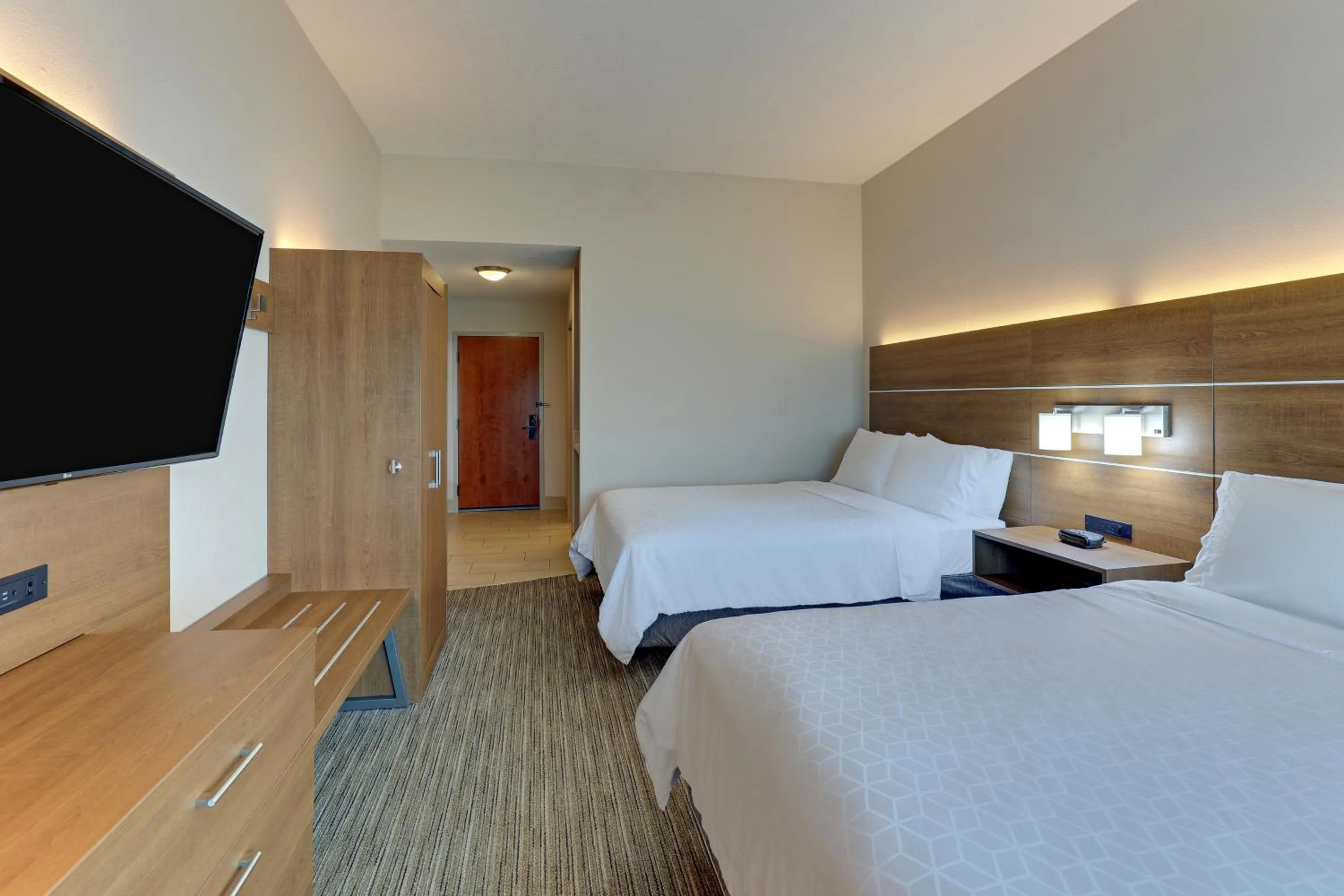 Photo of the whole room, Bed in Holiday Inn Express Campbellsville by IHG