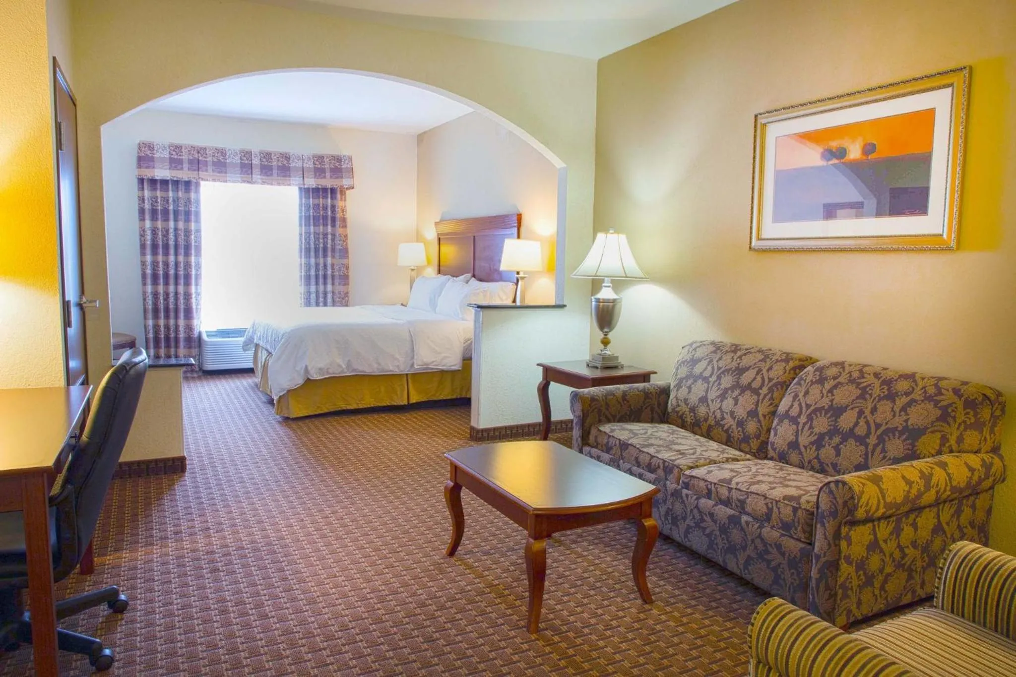 Photo of the whole room, Bed in Holiday Inn Express Hotel & Suites Center by IHG